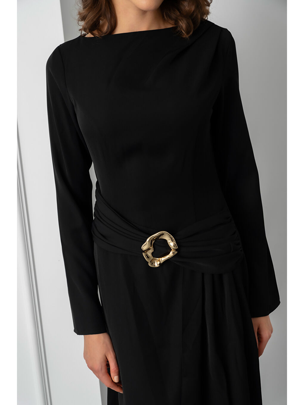 Kadın Siyah Aksesuar Detay Uzun Elbise-4