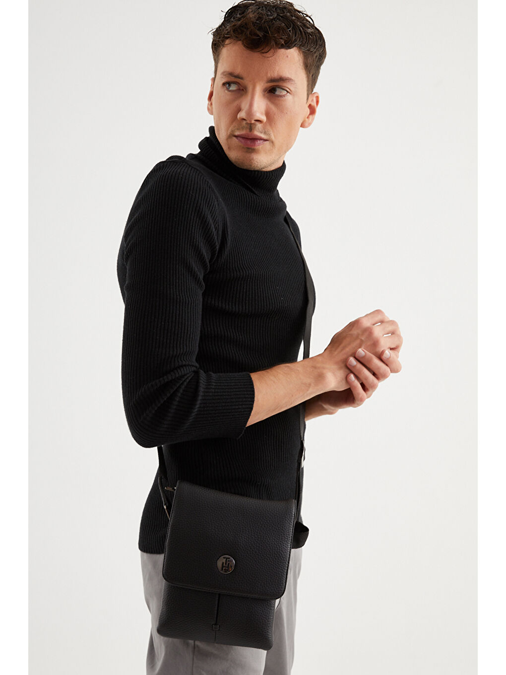 Erkek Postacı Çantası TH-WS400600 Siyah-2