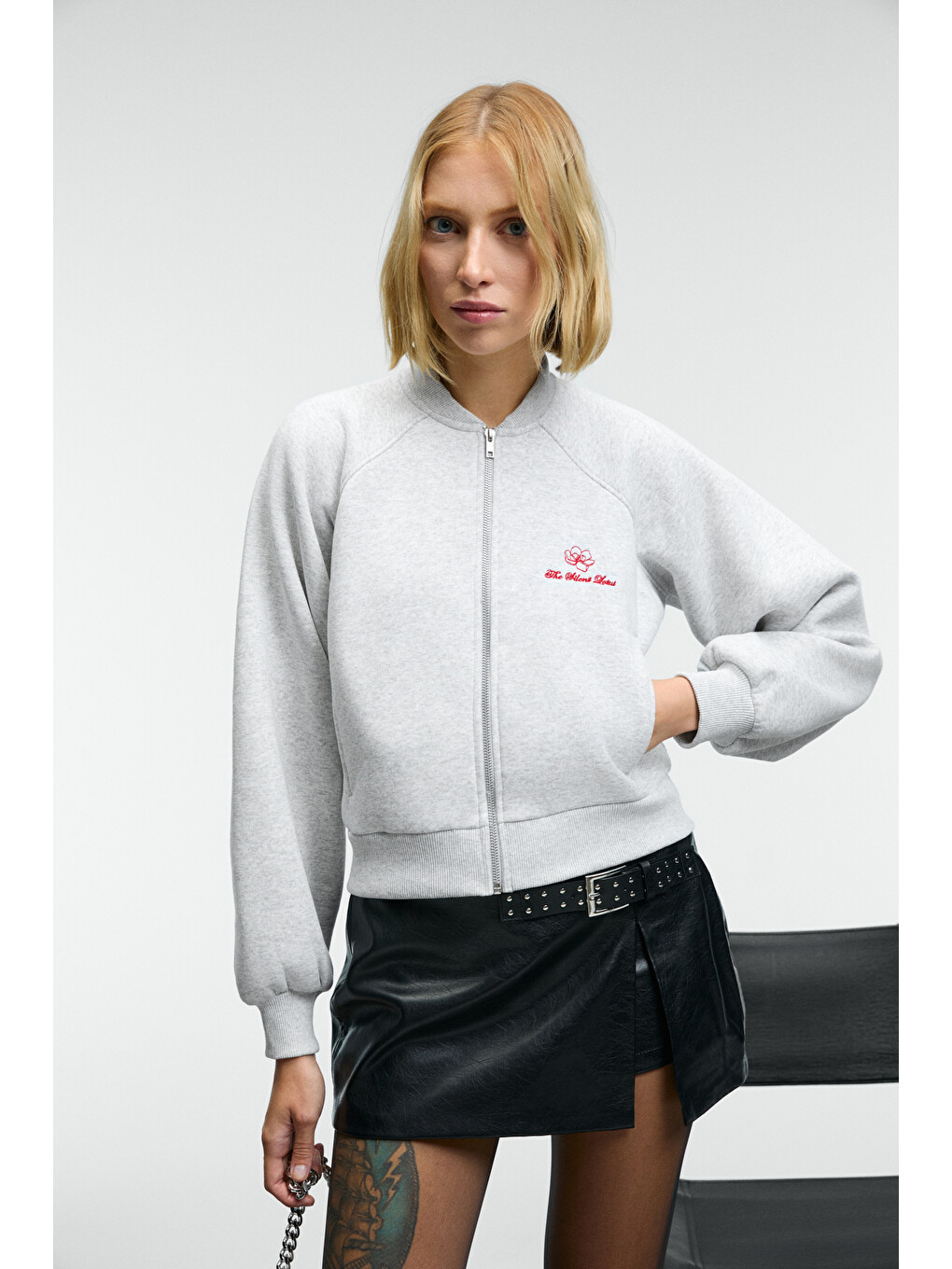 Yasvell Kadın Metal Fermuarlı Çift Cepli Nakış Detaylı Balon Kollu Bomber Gri Melanj Sweatshirt-4