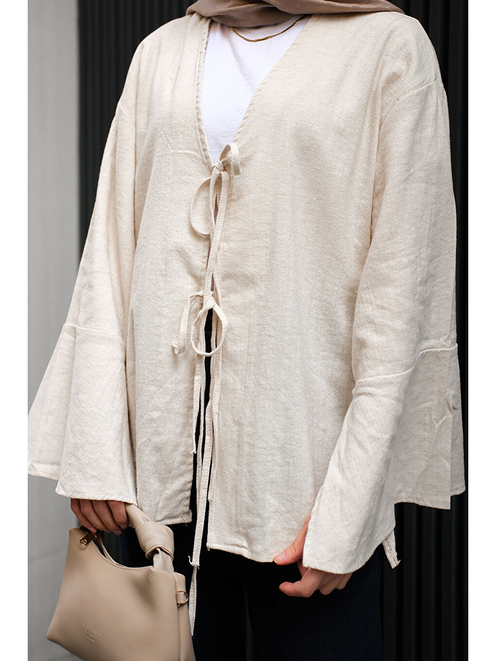 Ekru Kadın Bağlamalı Keten Gömlek Krem-3