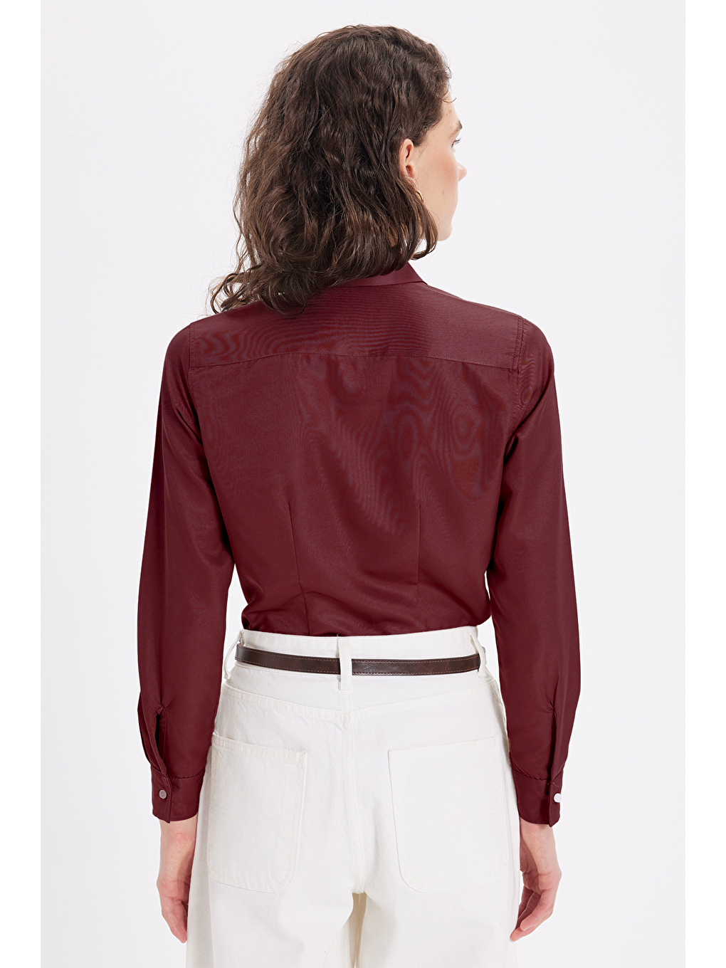 Kadın Slim Fit Dar Kesim Vucüda Oturan Uzun Kollu Gizli Düğme Detaylı Bordo Basic Gömlek-6