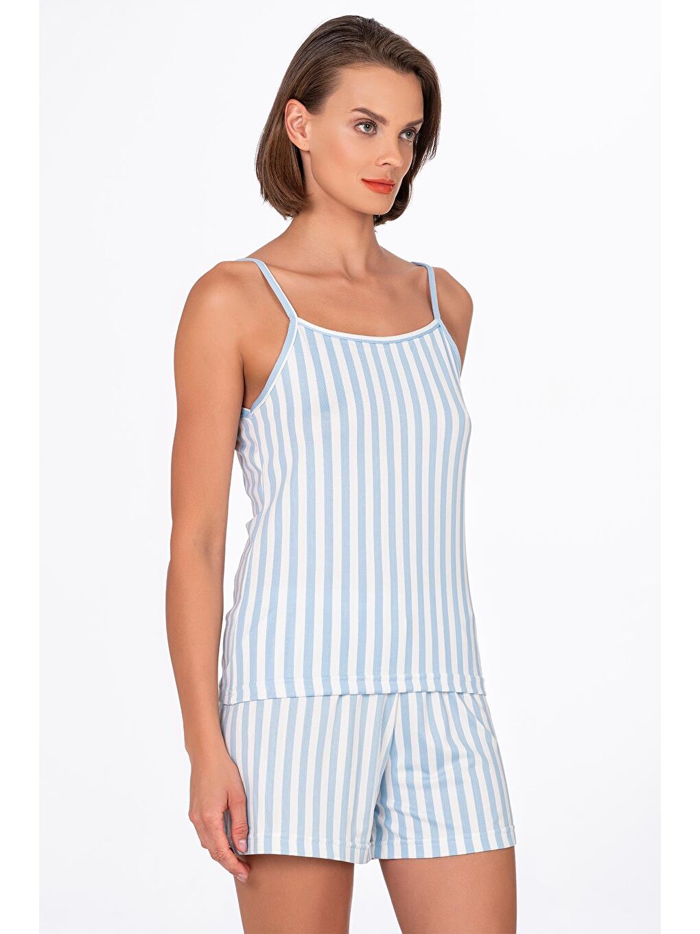 Kadın Mavi Çizgili İp Askılı Şortlu Pijama Takımı-3