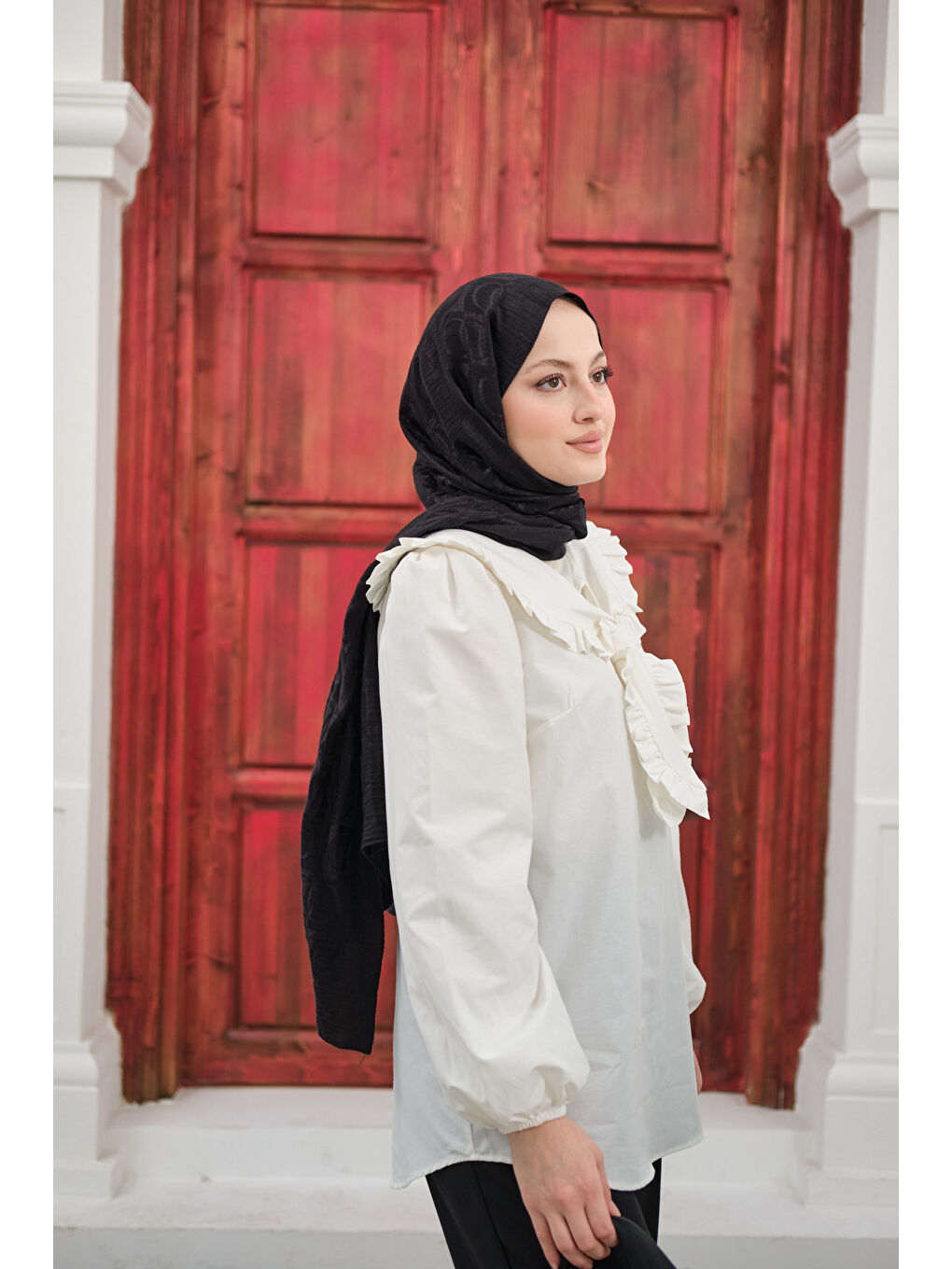 Kadın Yakası Fırfırlı Basic Gömlek Beyaz-1