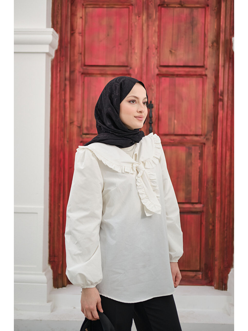 Kadın Yakası Fırfırlı Basic Gömlek Beyaz-2