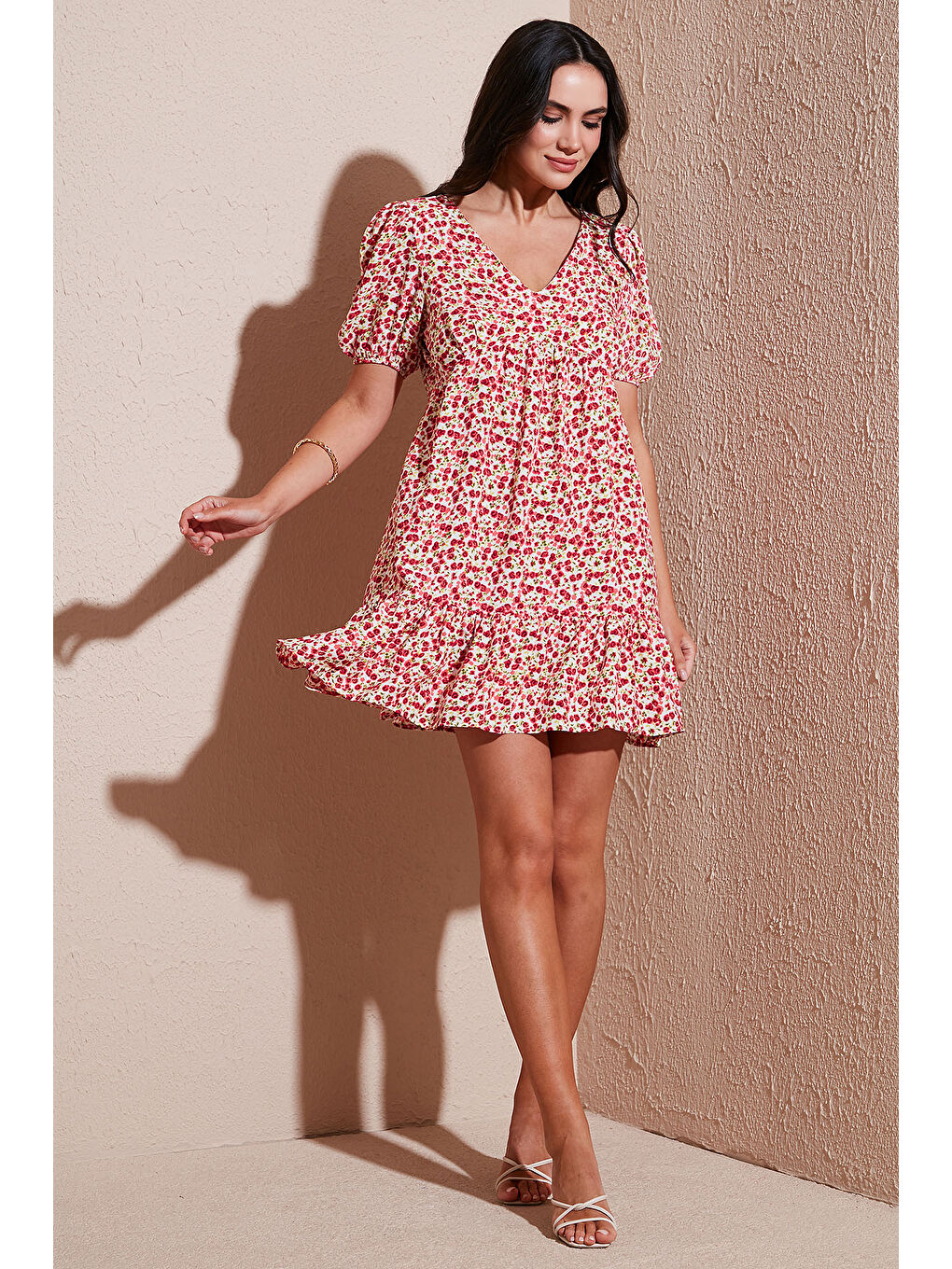 Pembe Regular Fit V Yaka Balon Kol Desenli Mini Kadın Elbise 67810045