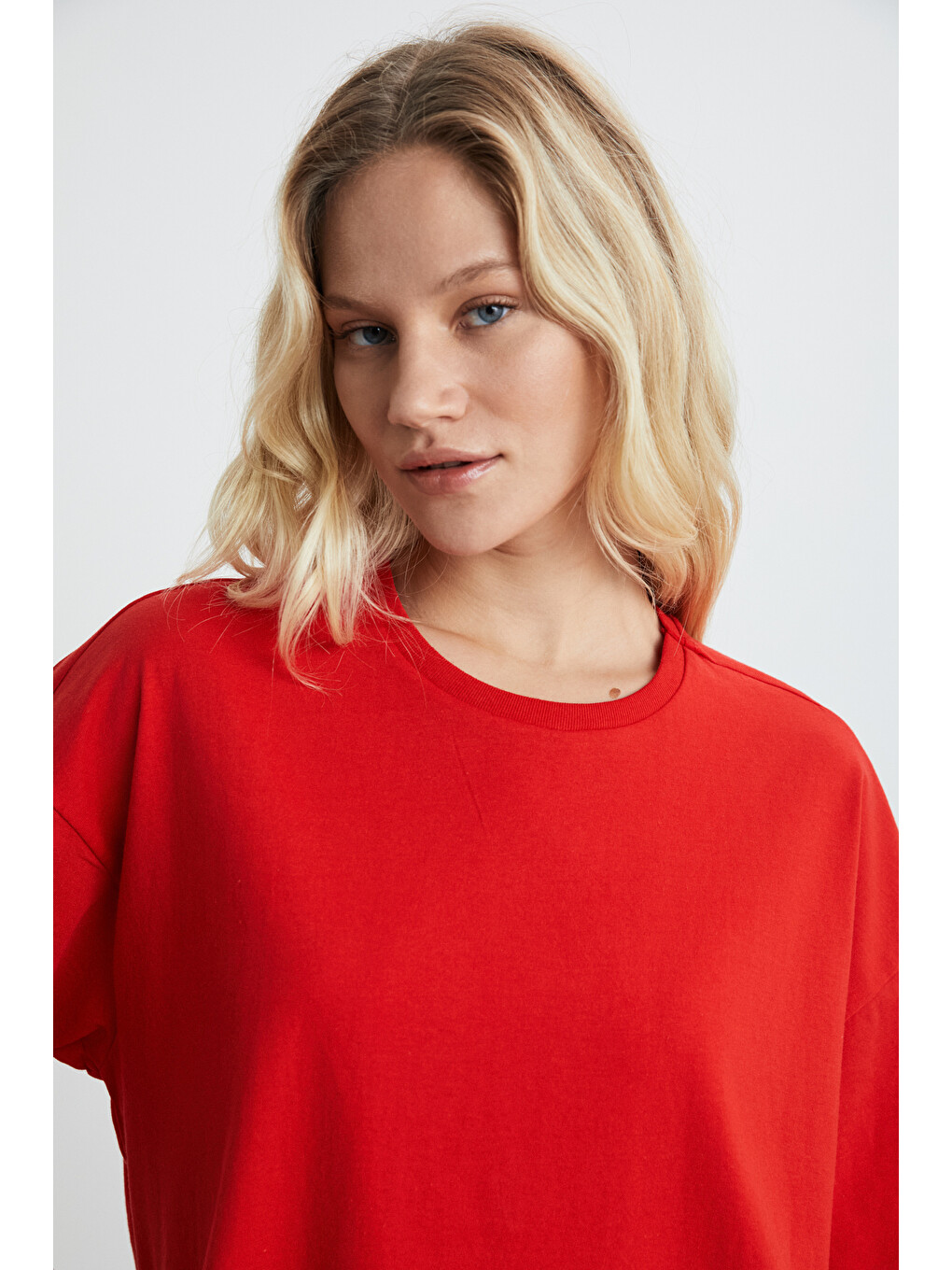 Kırmızı LAGERTHA Kadın %100 organik Pamuklu Kalın Dokulu Oversize Fit Yuvarlak Yakalı KIRMIZI T-Shirt-2