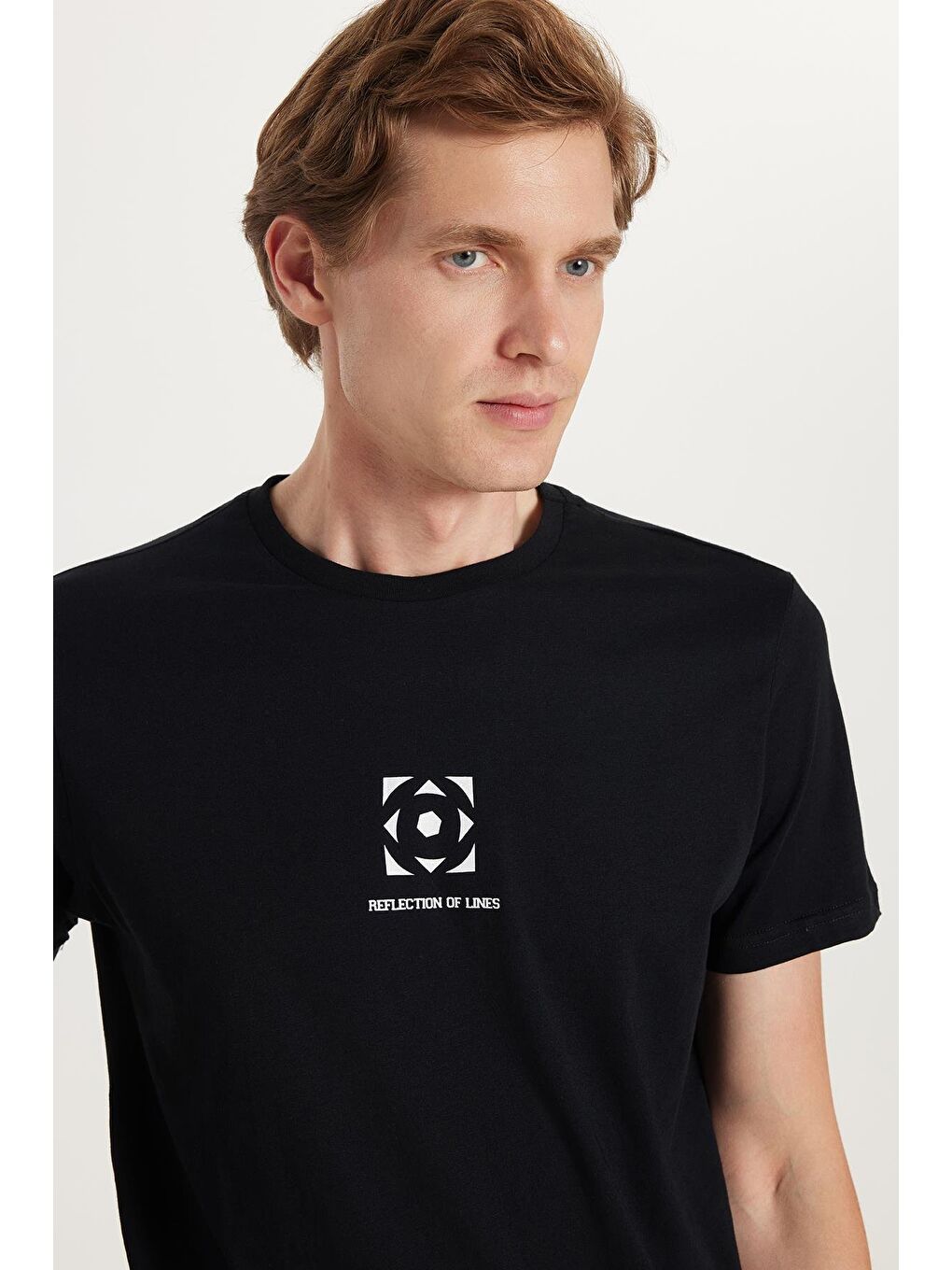 Erkek Slim Fit Dar Kesim %100 Pamuk Yumuşak Dokulu Baskılı Siyah Bisiklet Yaka Tişört-1