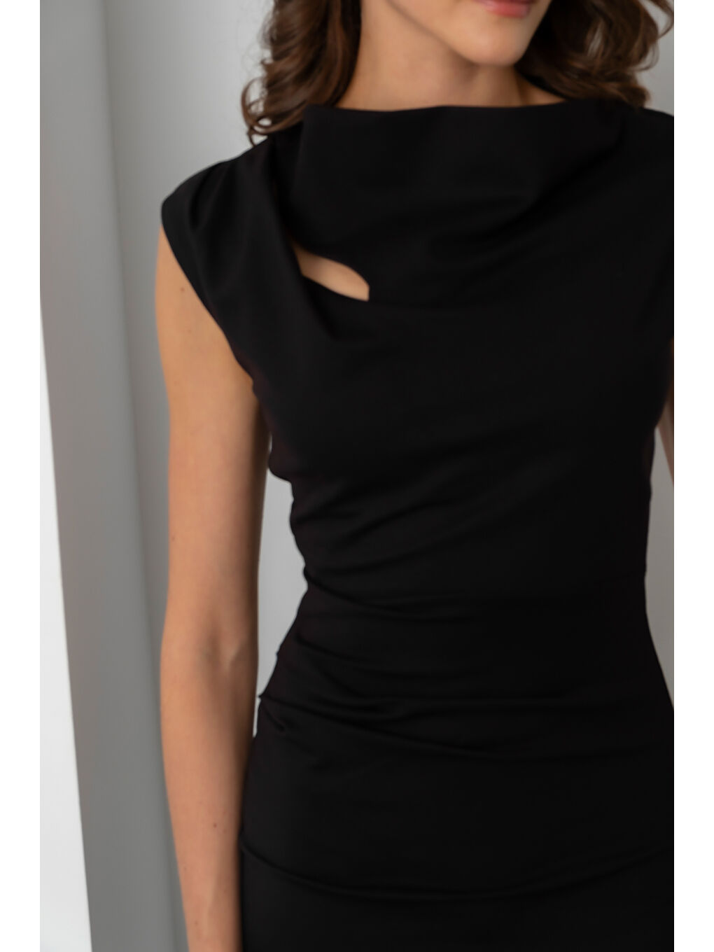 Kadın Siyah Yaka Detay Midi Davet Elbisesi-3