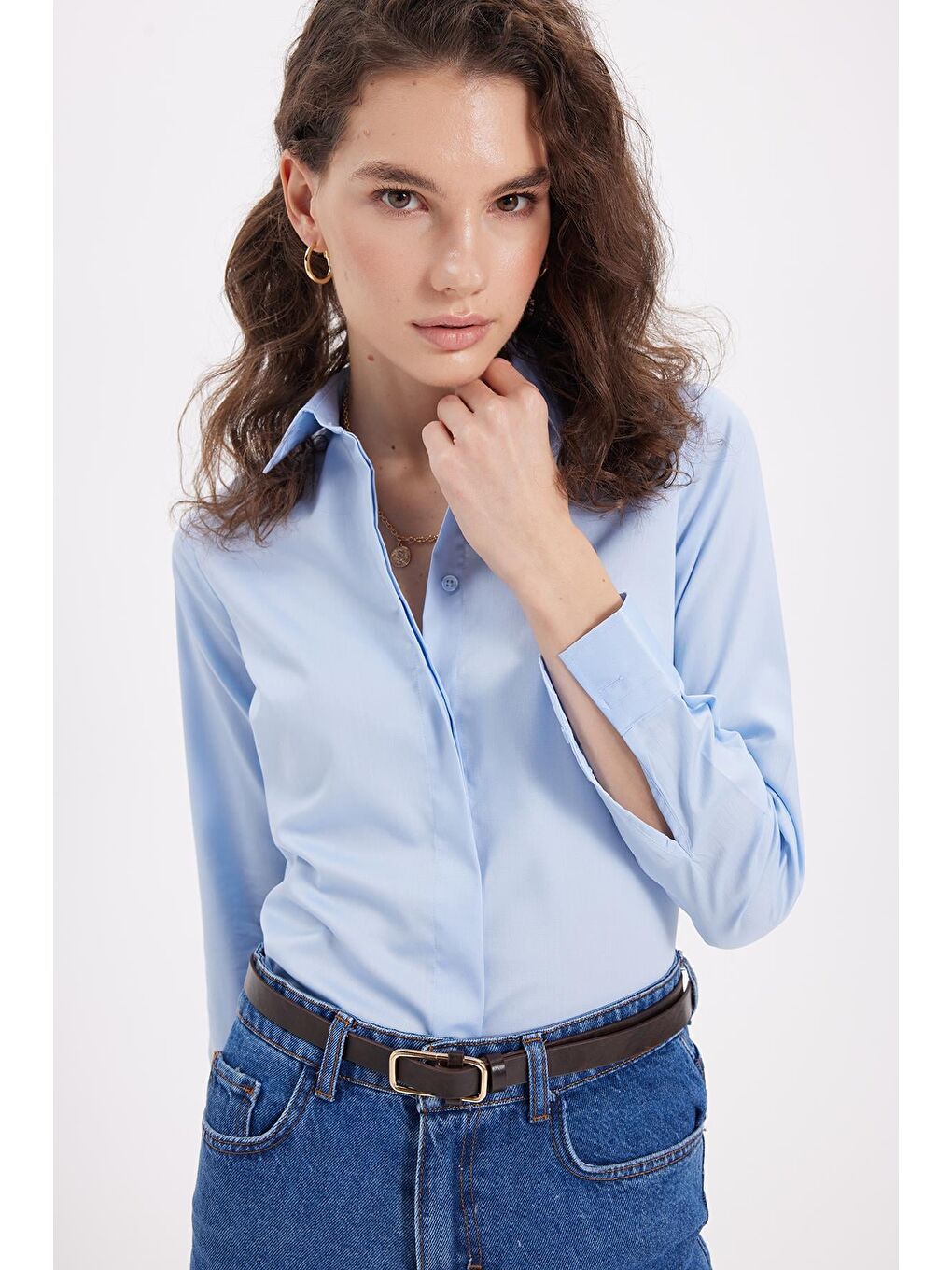 Kadın Slim Fit Non-Iron Pamuklu Vücuda Oturan Ütü Gerektirmez Pensli Mavi Gömlek