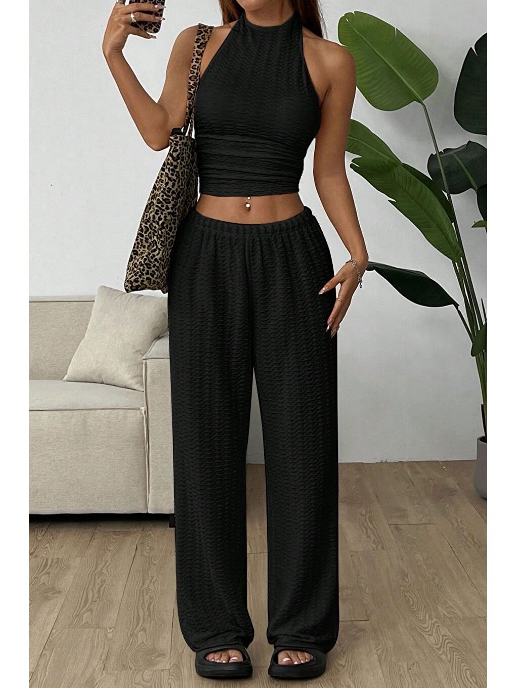 Siyah Örme Kolsuz Sırtı Açık Bel Dar Bluz Pantolon Takım