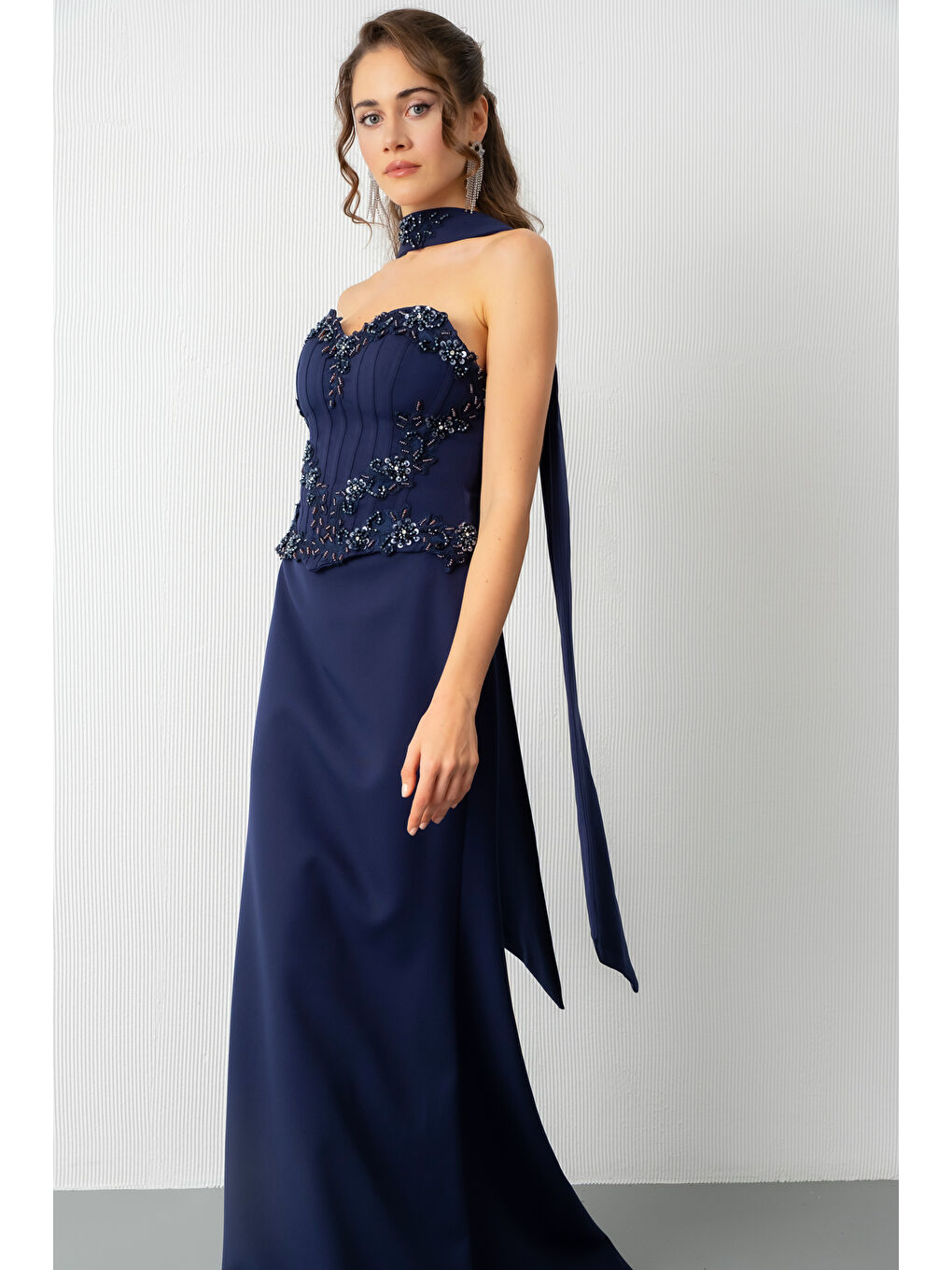 Kadın Lacivert Güpür Aplikeli Balen Korse Detay Uzun Söz Nişan Abiye Elbise-2