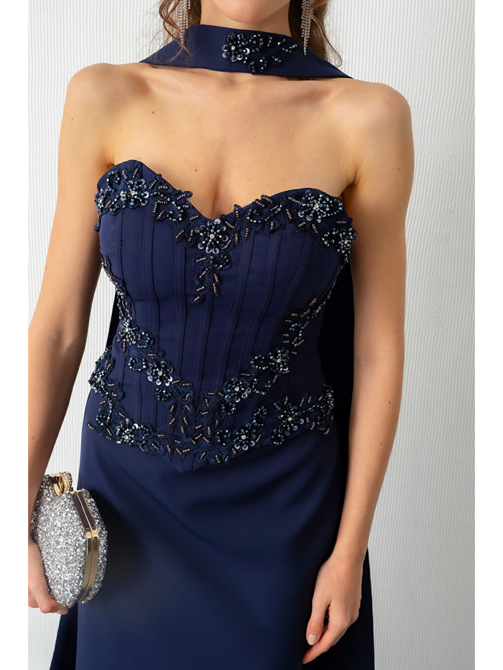 Kadın Lacivert Güpür Aplikeli Balen Korse Detay Uzun Söz Nişan Abiye Elbise-4