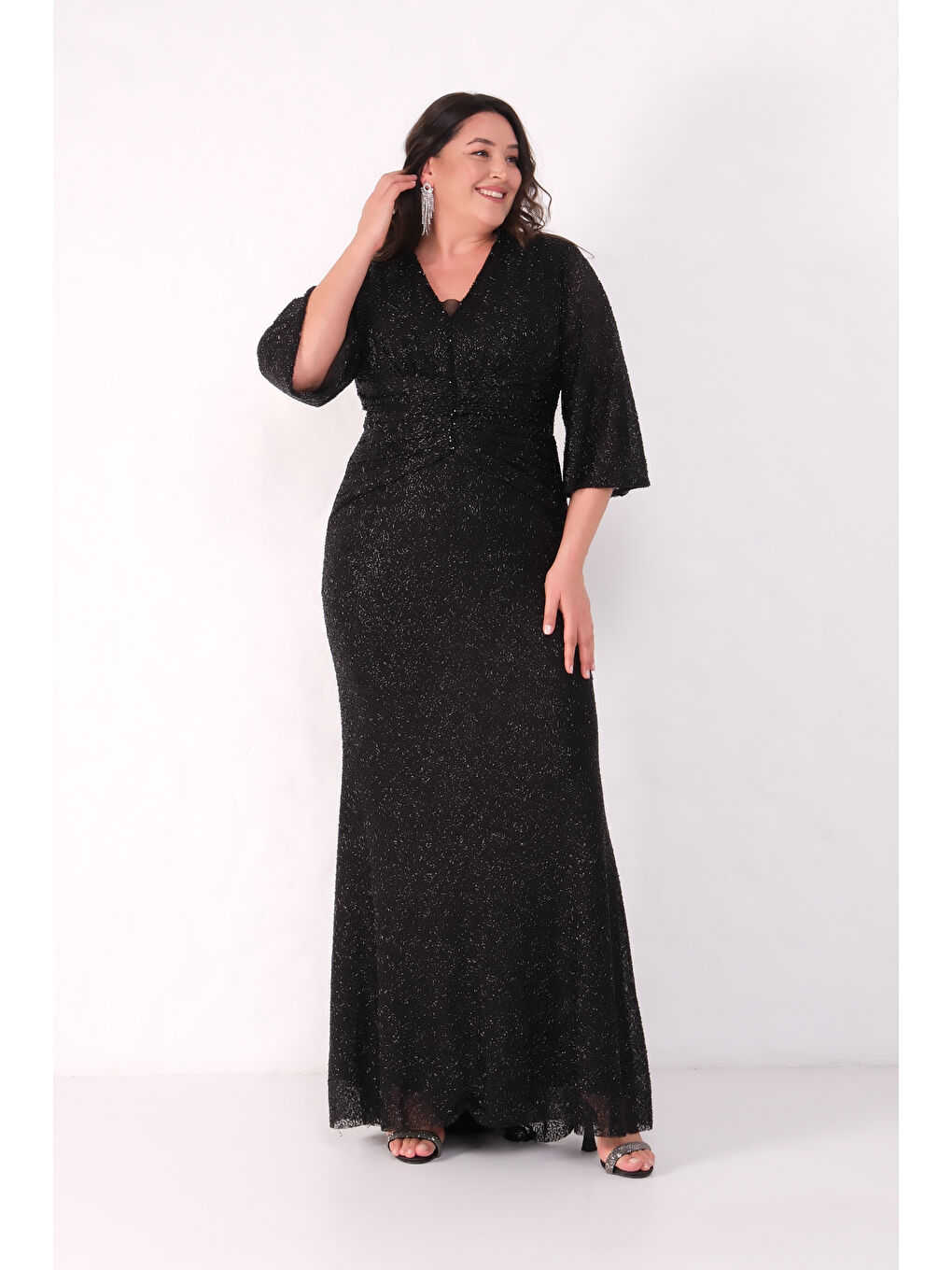 Kadın Siyah V Yaka Boncuklu Büyük Beden Abiye Elbise