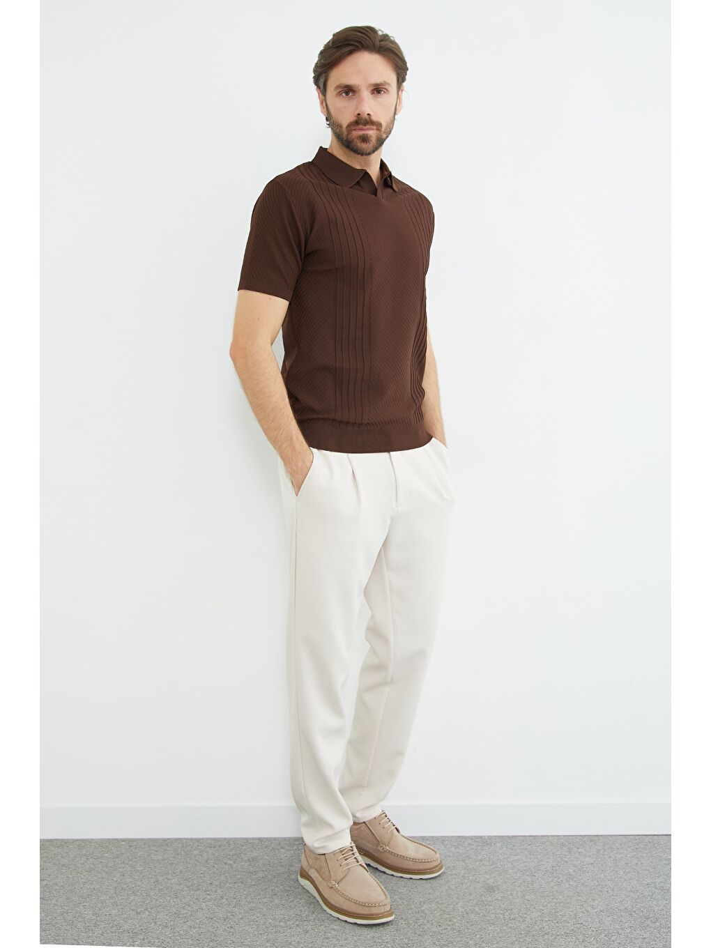 Kahverengi Fitilli Apaş Yaka Triko Tişört-2