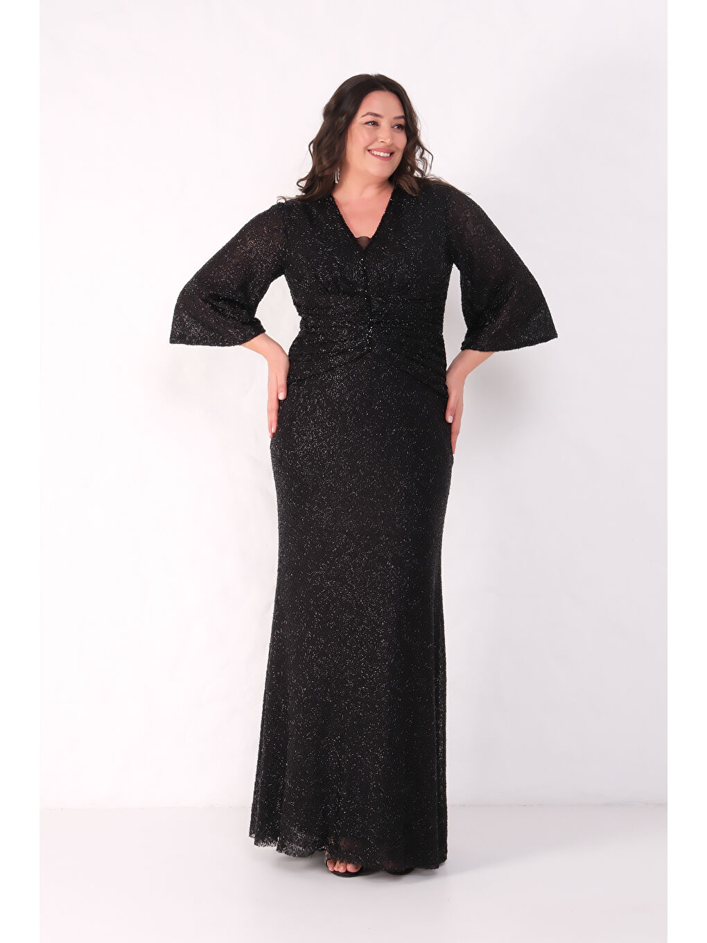 Kadın Siyah V Yaka Boncuklu Büyük Beden Abiye Elbise-1