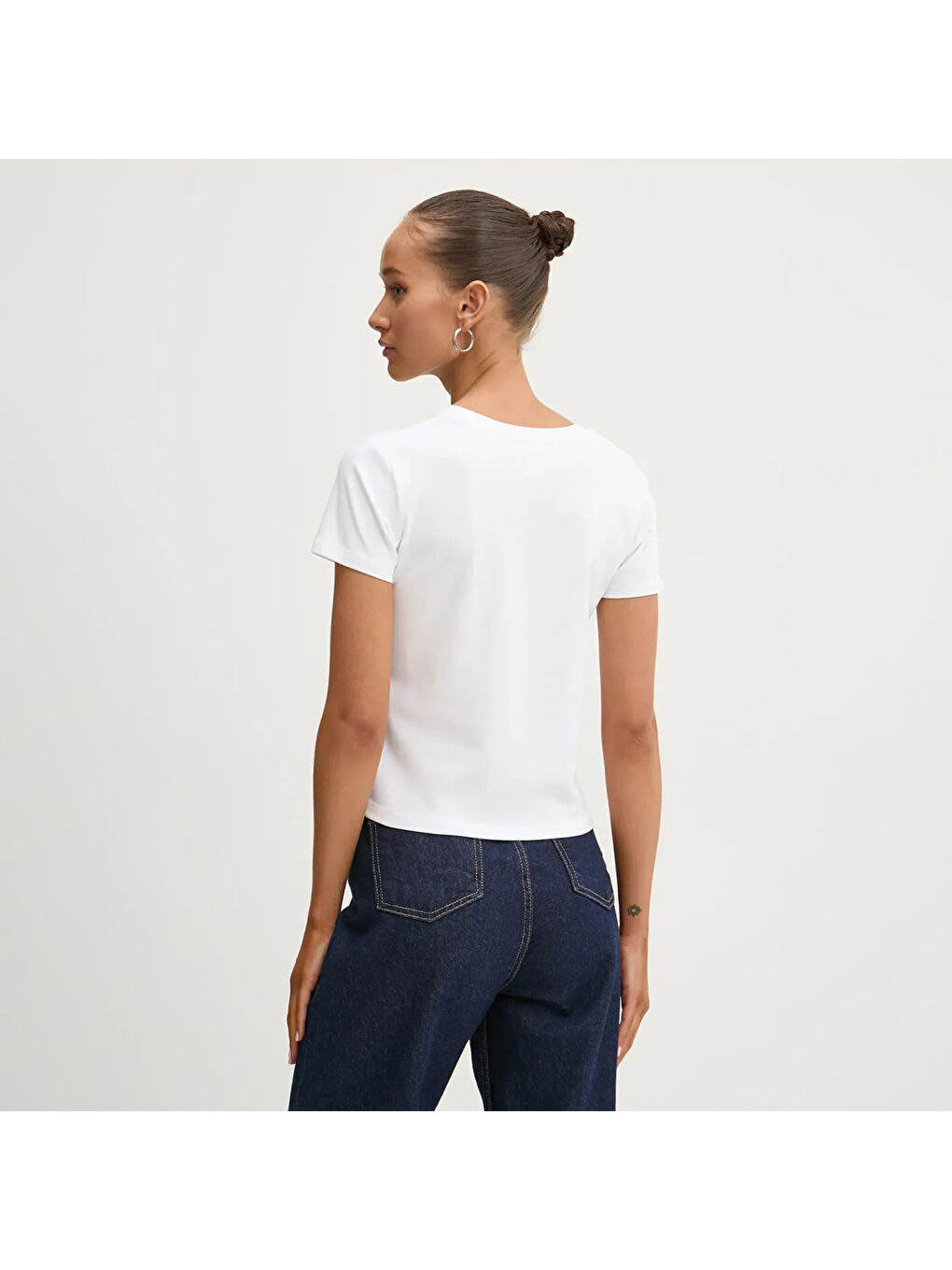 Cropped Kadın Beyaz Yuvarlak Yaka Tişört-2