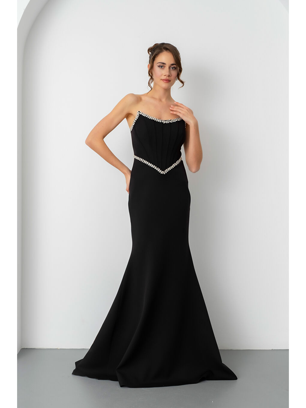 Kadın Siyah Straplez Taşlı Peplum Kesim Söz Nişan Nikah Abiye Elbise-3