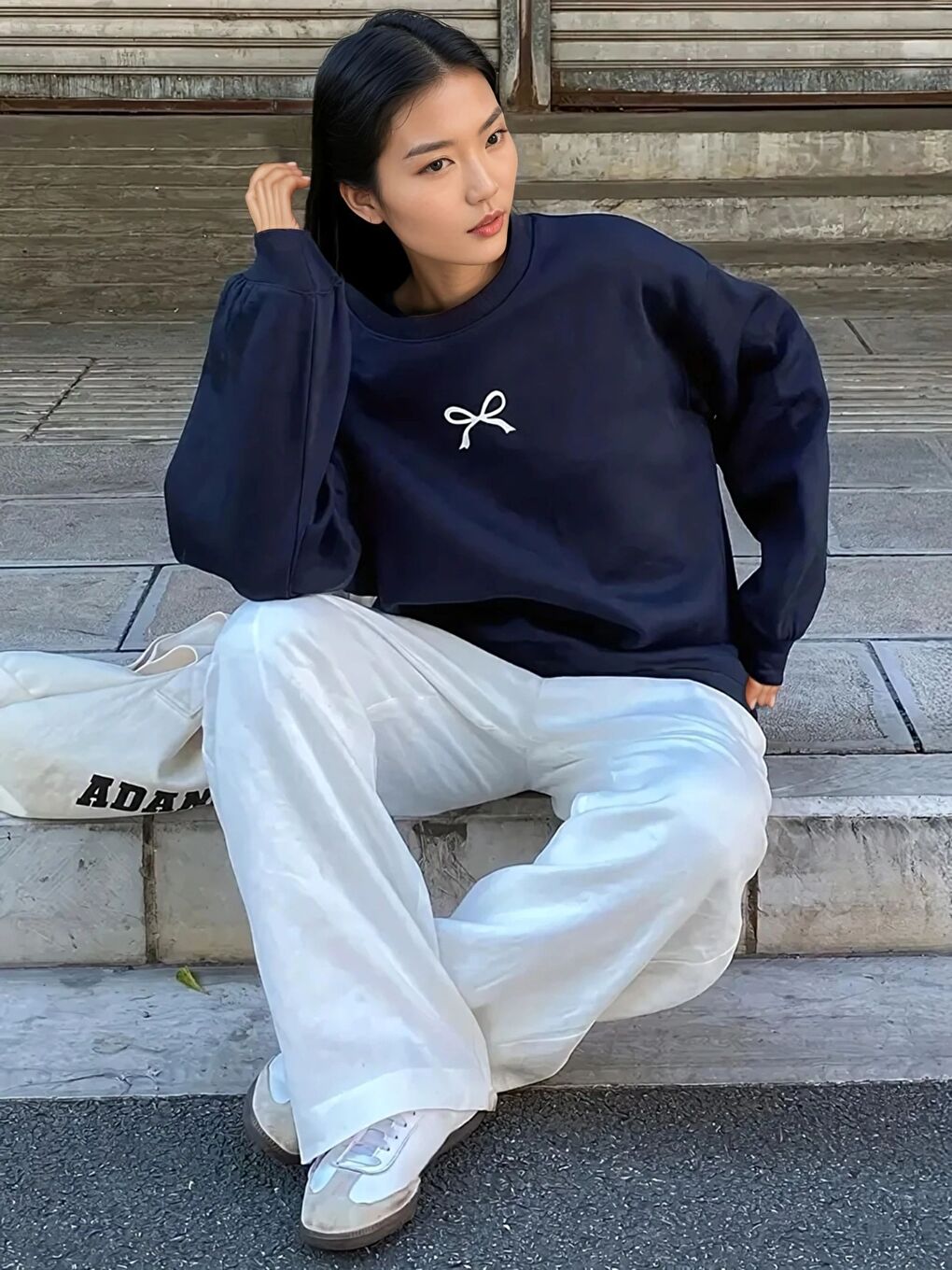 Lacivert Kurdele Nakışlı Oversize Üç İplik Sweatshirt-1