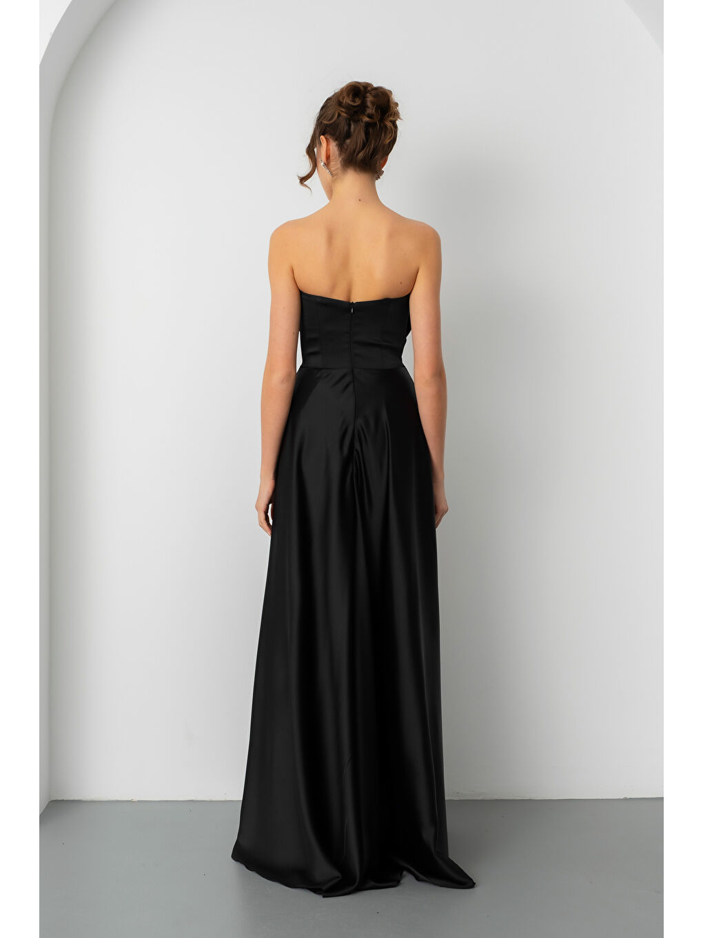 Kadın Siyah Degaje Yaka Uzun Straplez Abiye-5