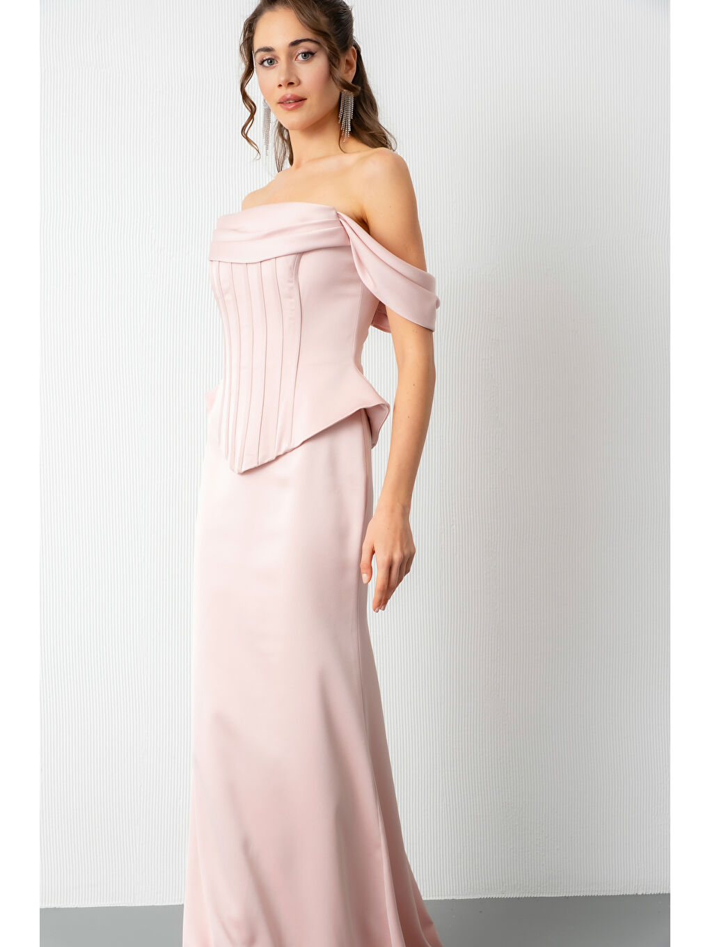 Pembe Kadın Pudra Kayık Yaka Balenli Peplum Kesim Saten Abiye Elbise-2