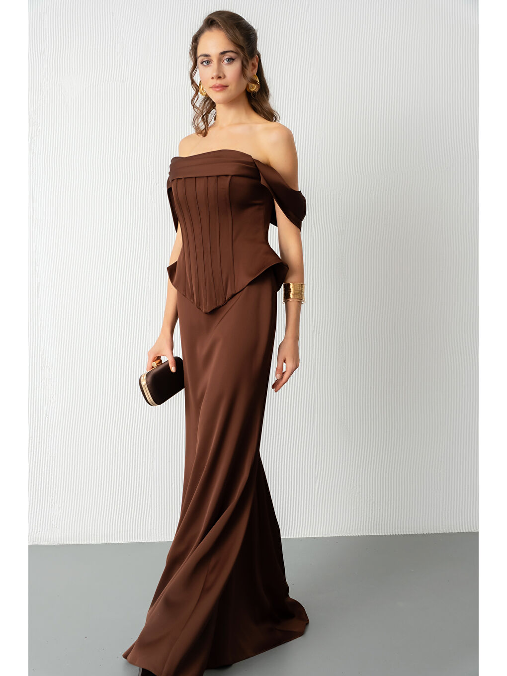 Kadın Kahverengi Kayık Yaka Balenli Peplum Kesim Saten Abiye Elbise-1
