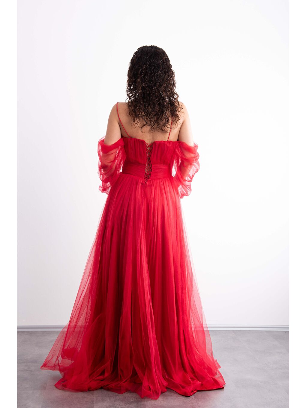 Kırmızı Spagetti Askılı,Romantik ,Önü Yırtmaçlı,Tüllü, Prenses Model Abiye-2