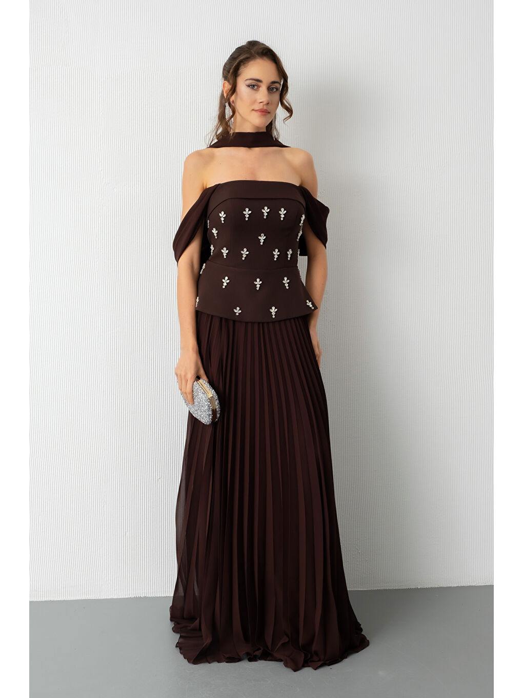Kadın Kahverengi Straplez Yaka Taşlı Uzun Söz Nişan Nikah Abiye Elbise-1