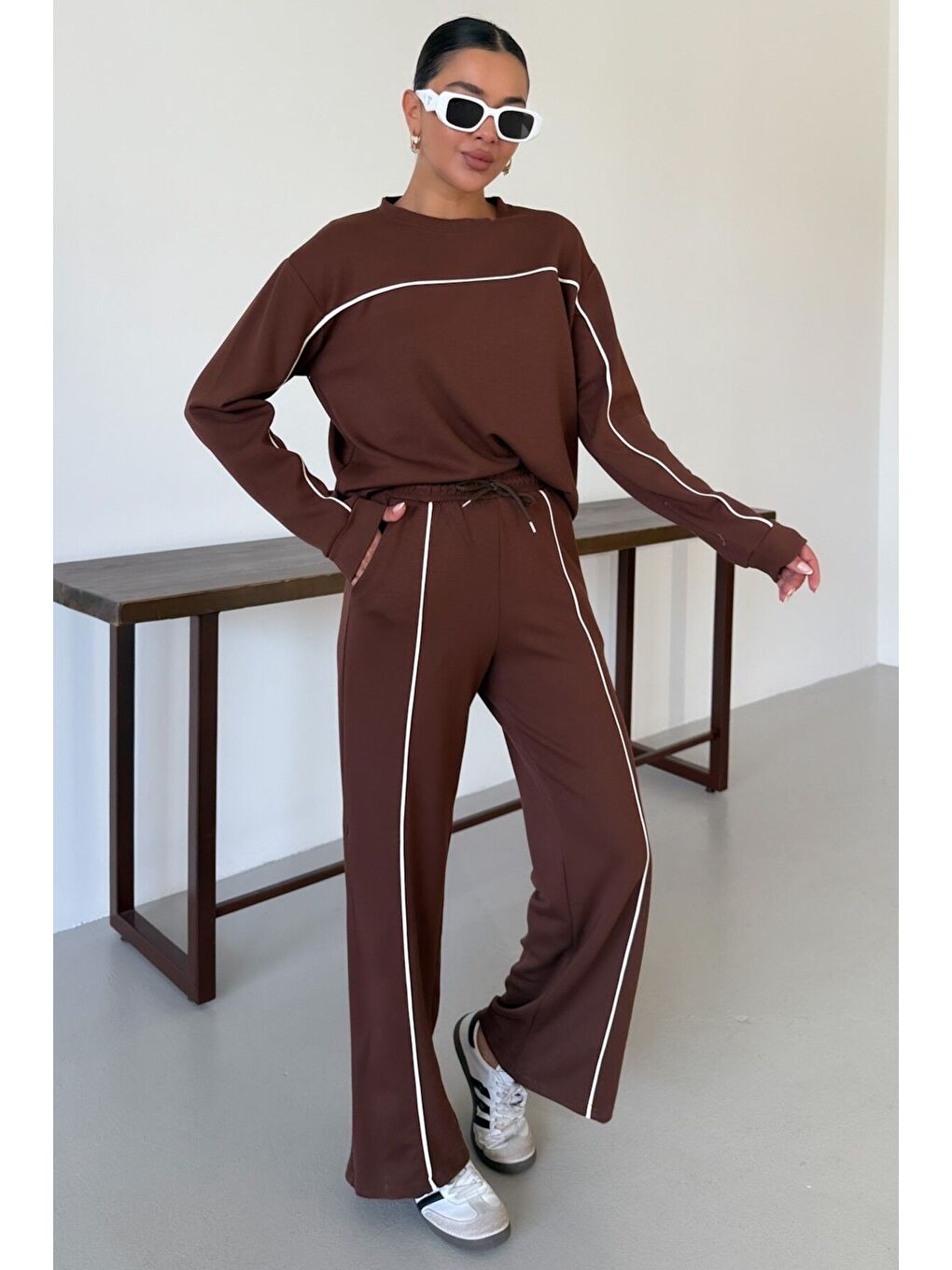 Kadın Kahverengi İnce Beyaz Biye Çizgi Detaylı Bisiklet Yaka Alt-Üst Takım-3