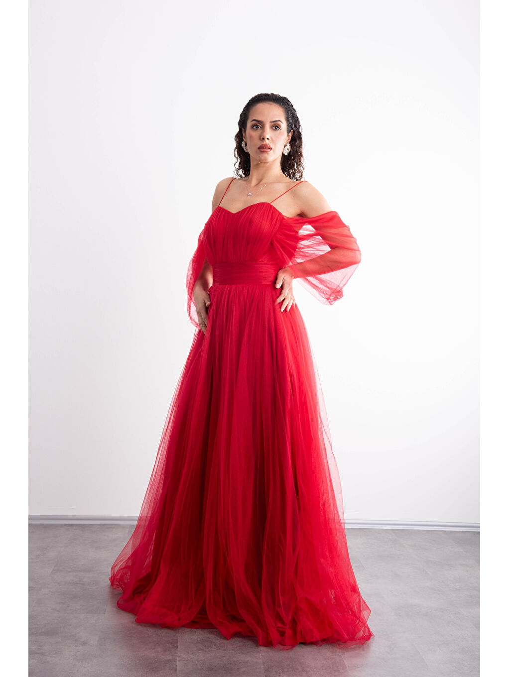 Kırmızı Spagetti Askılı,Romantik ,Önü Yırtmaçlı,Tüllü, Prenses Model Abiye-3