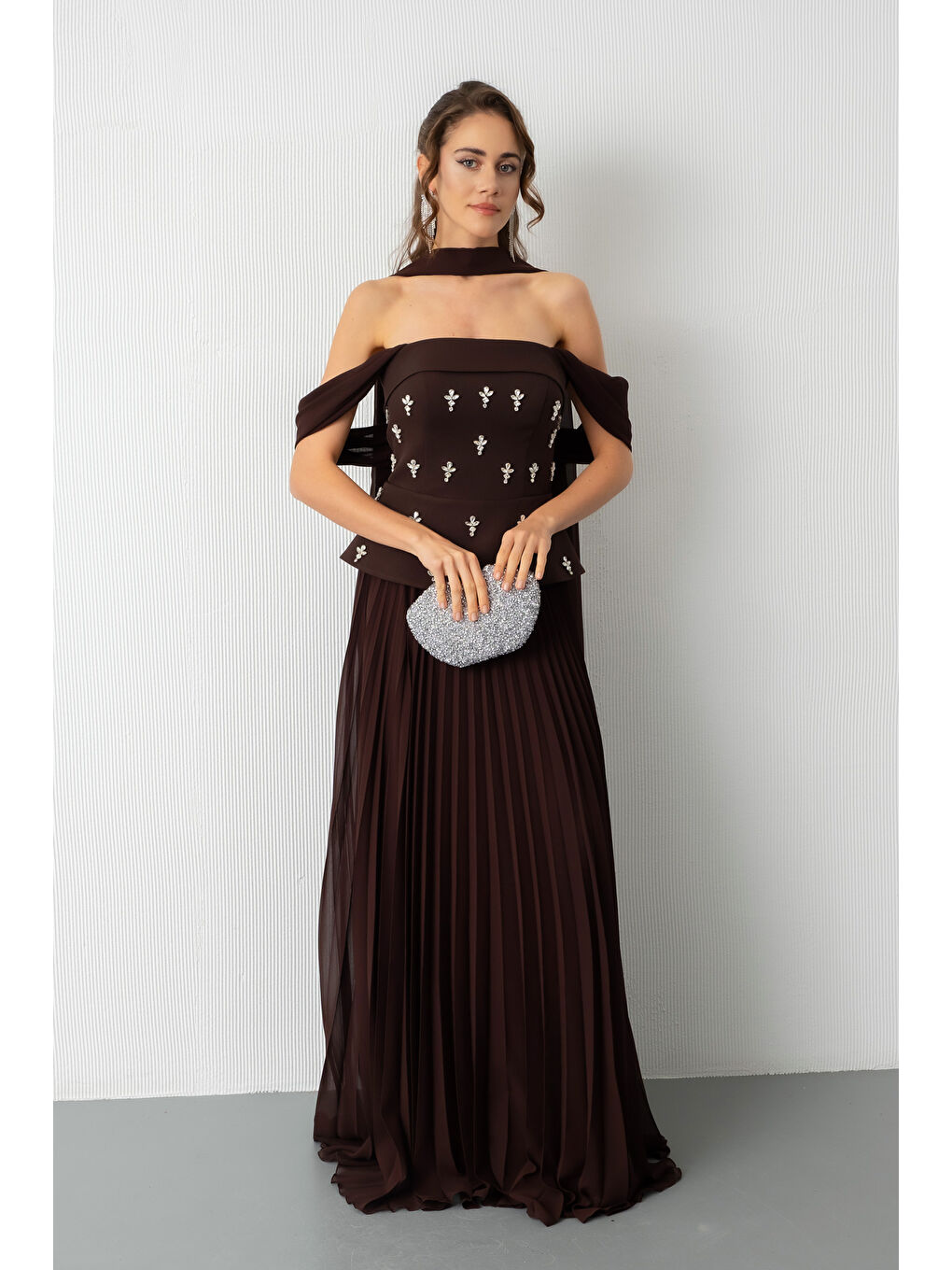 Kadın Kahverengi Straplez Yaka Taşlı Uzun Söz Nişan Nikah Abiye Elbise-2