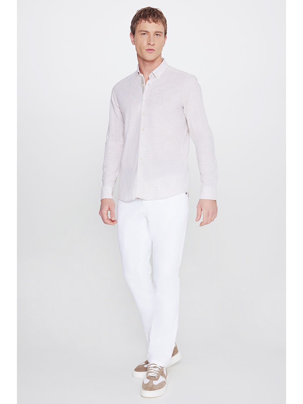Erkek Bej Slim Fit Dar Kesim Düğmeli Yaka Armürlü Gömlek-1