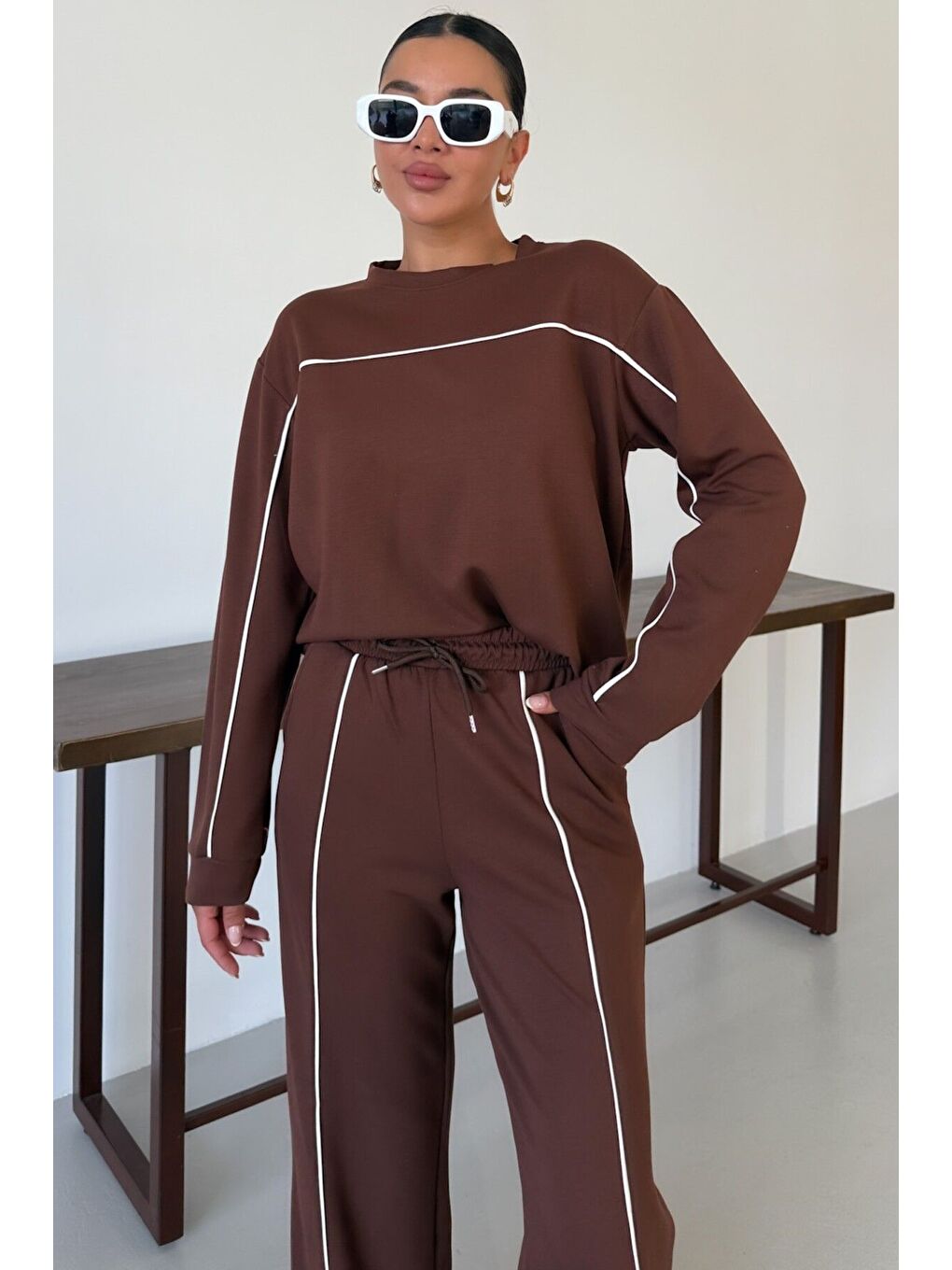 Kadın Kahverengi İnce Beyaz Biye Çizgi Detaylı Bisiklet Yaka Alt-Üst Takım-5
