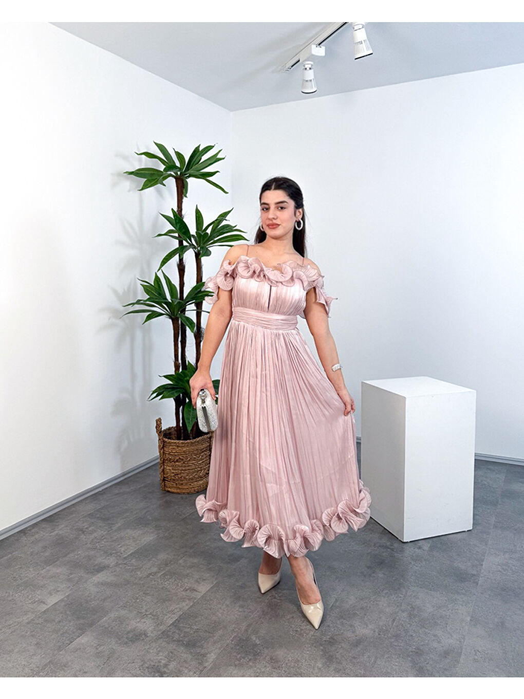 Beyaz İp Askılı Midi Elbise – Ön Pencere Detaylı-6