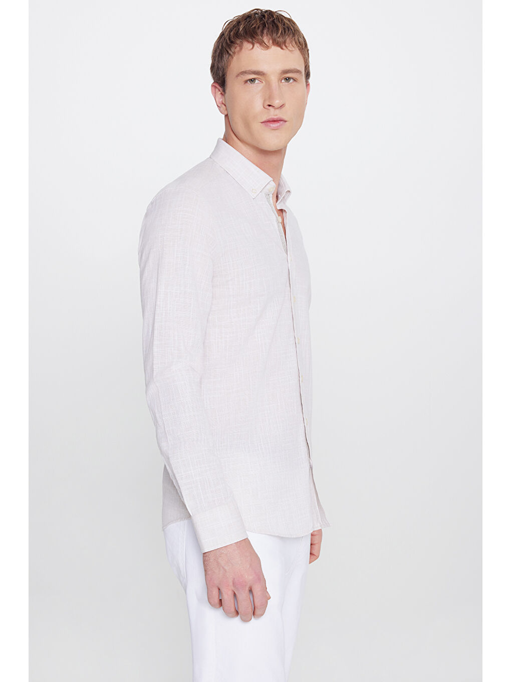 Erkek Bej Slim Fit Dar Kesim Düğmeli Yaka Armürlü Gömlek-3