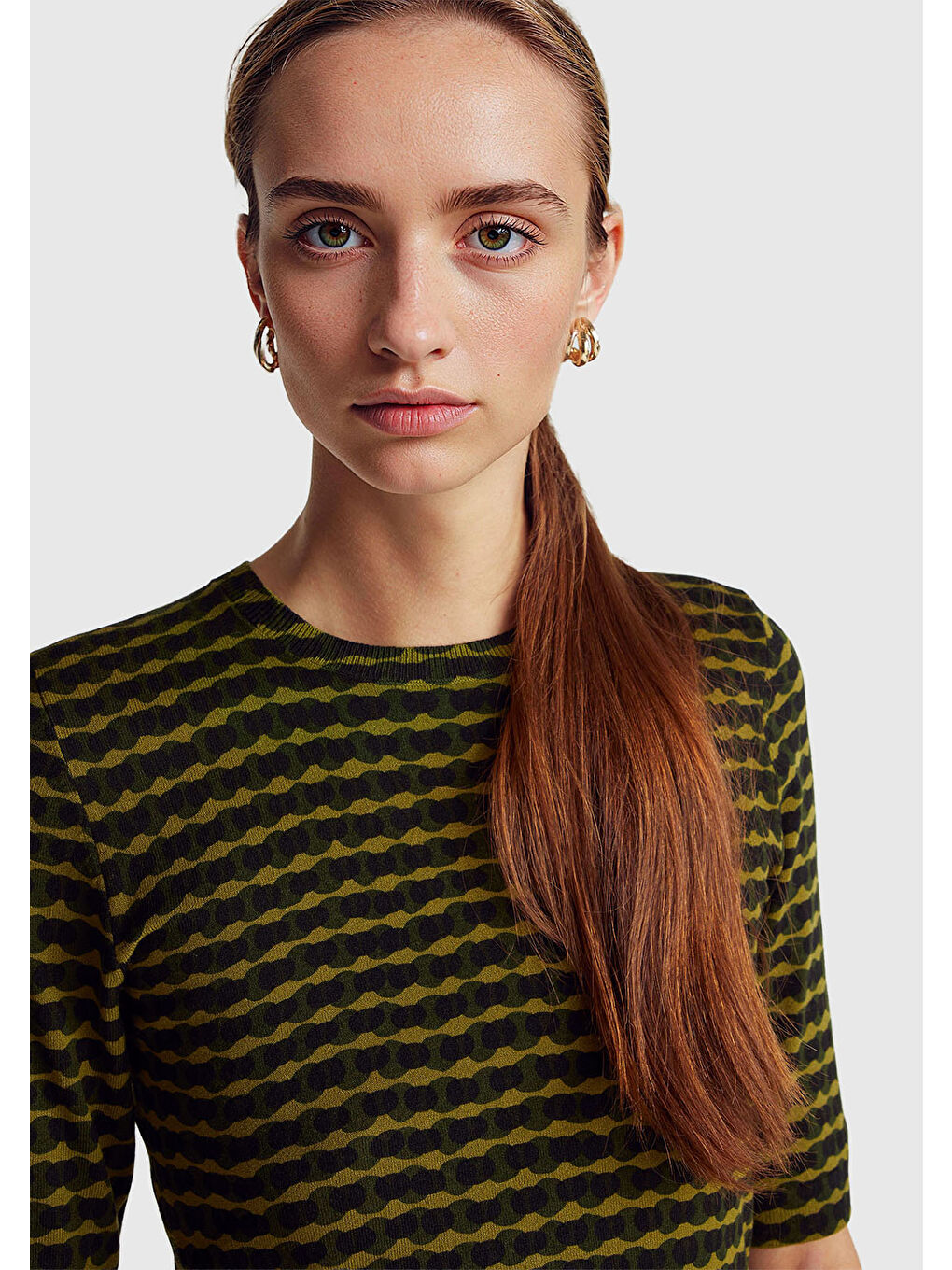 Kadın Haki Yeşili Viskoz Karışımlı Desenli Bisiklet Yaka Kısa Kollu Kazak-4