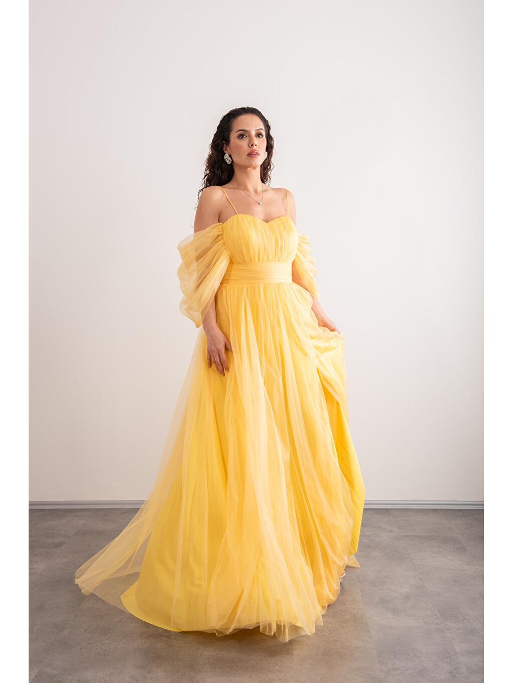 Sarı Spagetti Askılı,Romantik ,Önü Yırtmaçlı,Tüllü, Prenses Model Abiye-5
