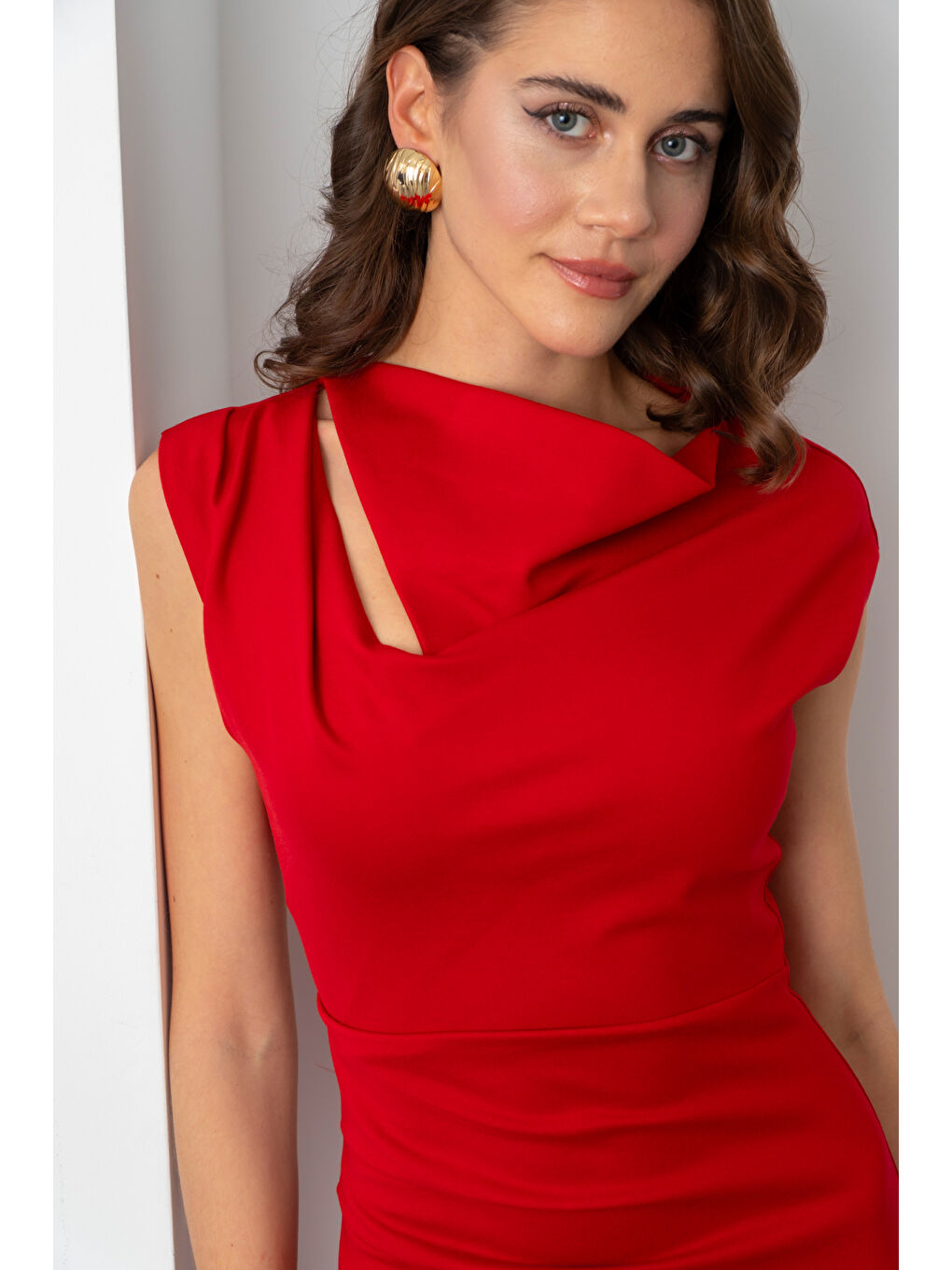Kadın Kırmızı Yaka Detay Midi Davet Elbisesi-3