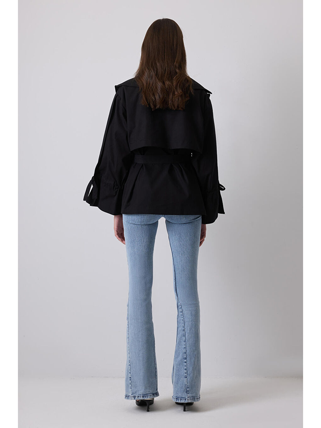 Siyah Kuşaklı Kısa Trençkot-5