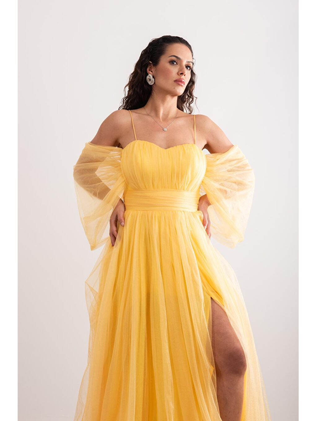 Sarı Spagetti Askılı,Romantik ,Önü Yırtmaçlı,Tüllü, Prenses Model Abiye-6