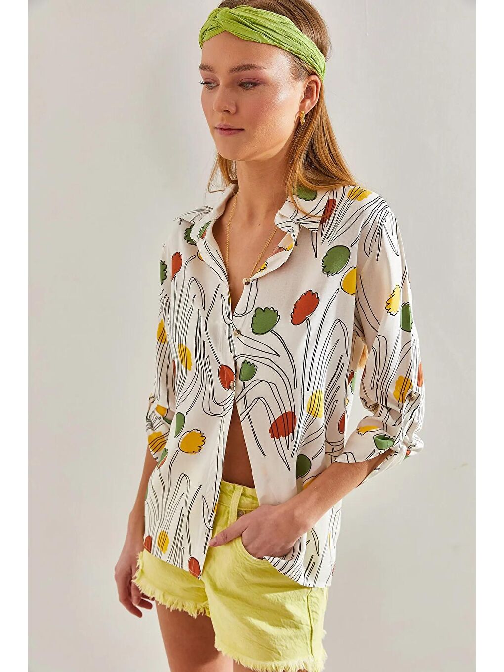 Ekru Kadın Kol Katlamalı Desenli Viskon Gömlek 60101031-2