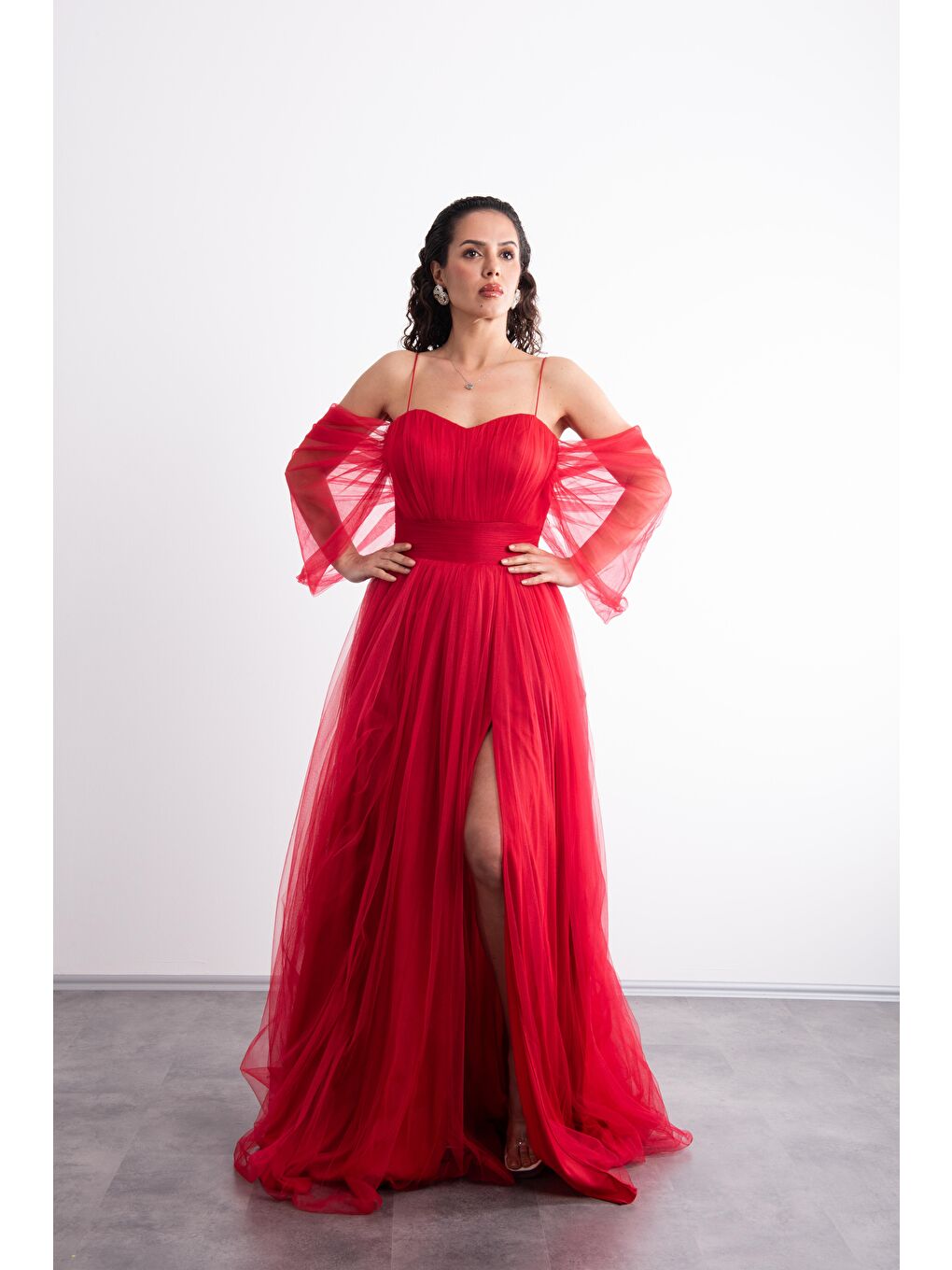 Kırmızı Spagetti Askılı,Romantik ,Önü Yırtmaçlı,Tüllü, Prenses Model Abiye-7