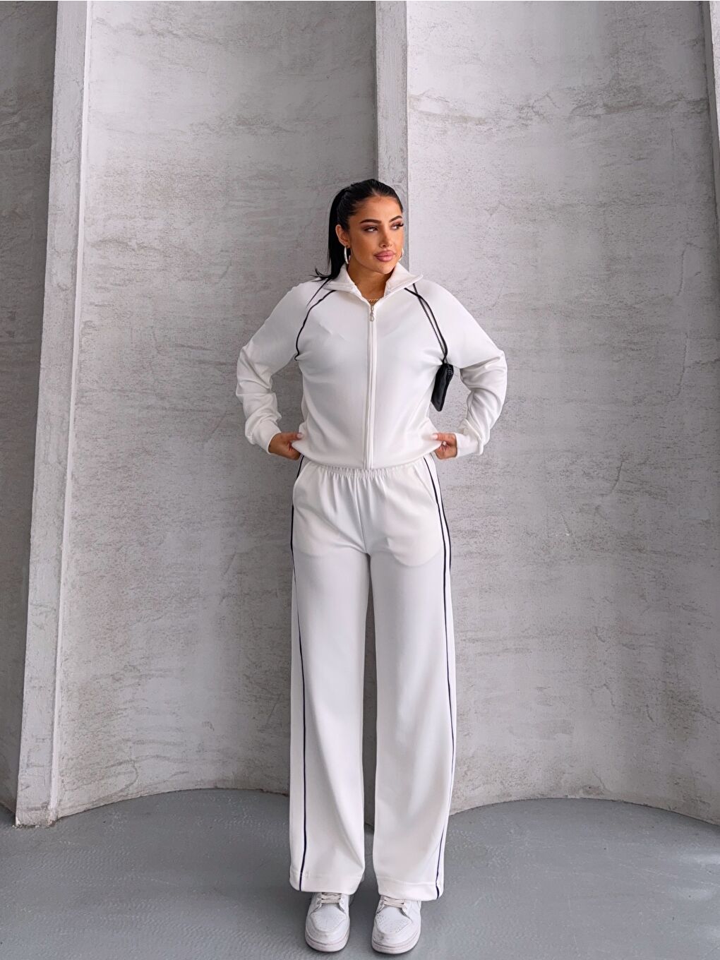 Modal Kumaş Şerit Detaylı Takım Beyaz-1