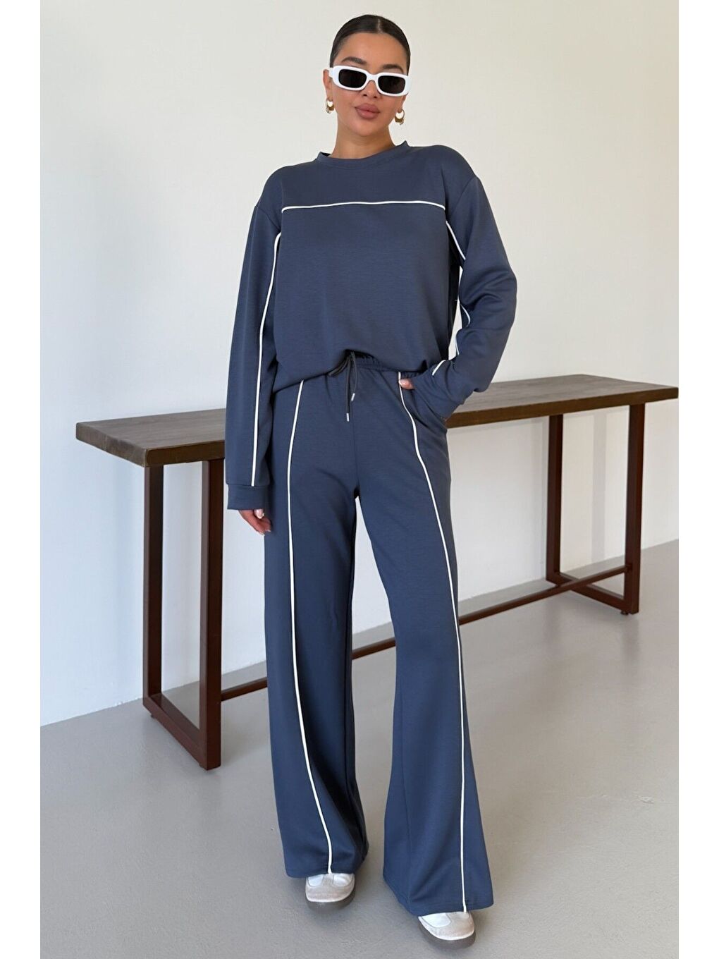 Gri Kadın Füme İnce Beyaz Biye Çizgi Detaylı Bisiklet Yaka Modal Kumaş Alt-Üst Takım