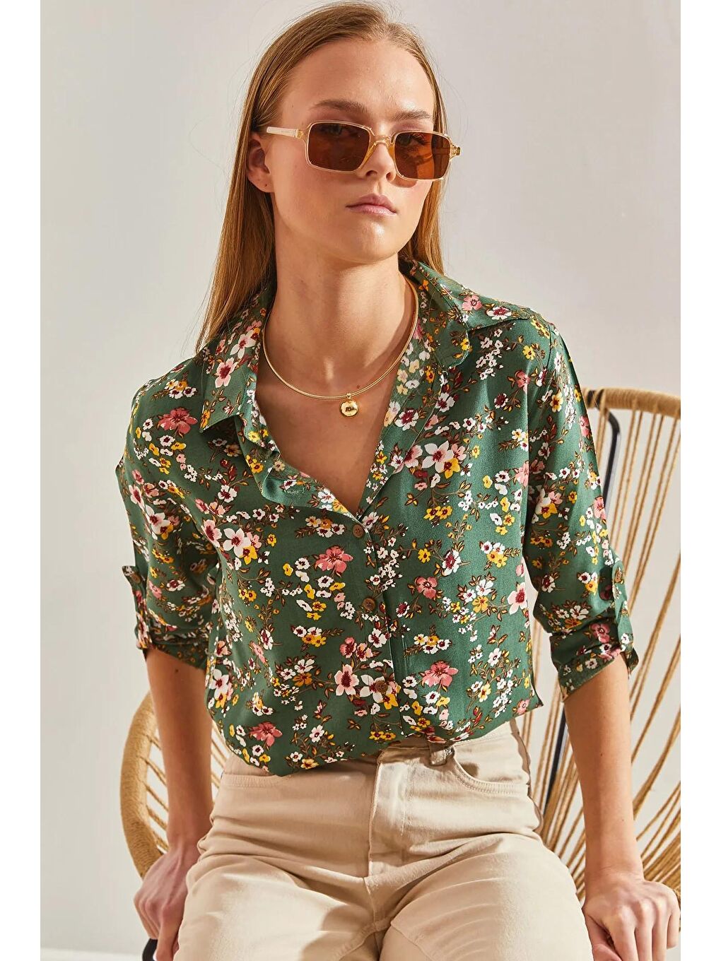 Haki Kadın Kol Katlamalı Desenli Viskon Gömlek 60101030