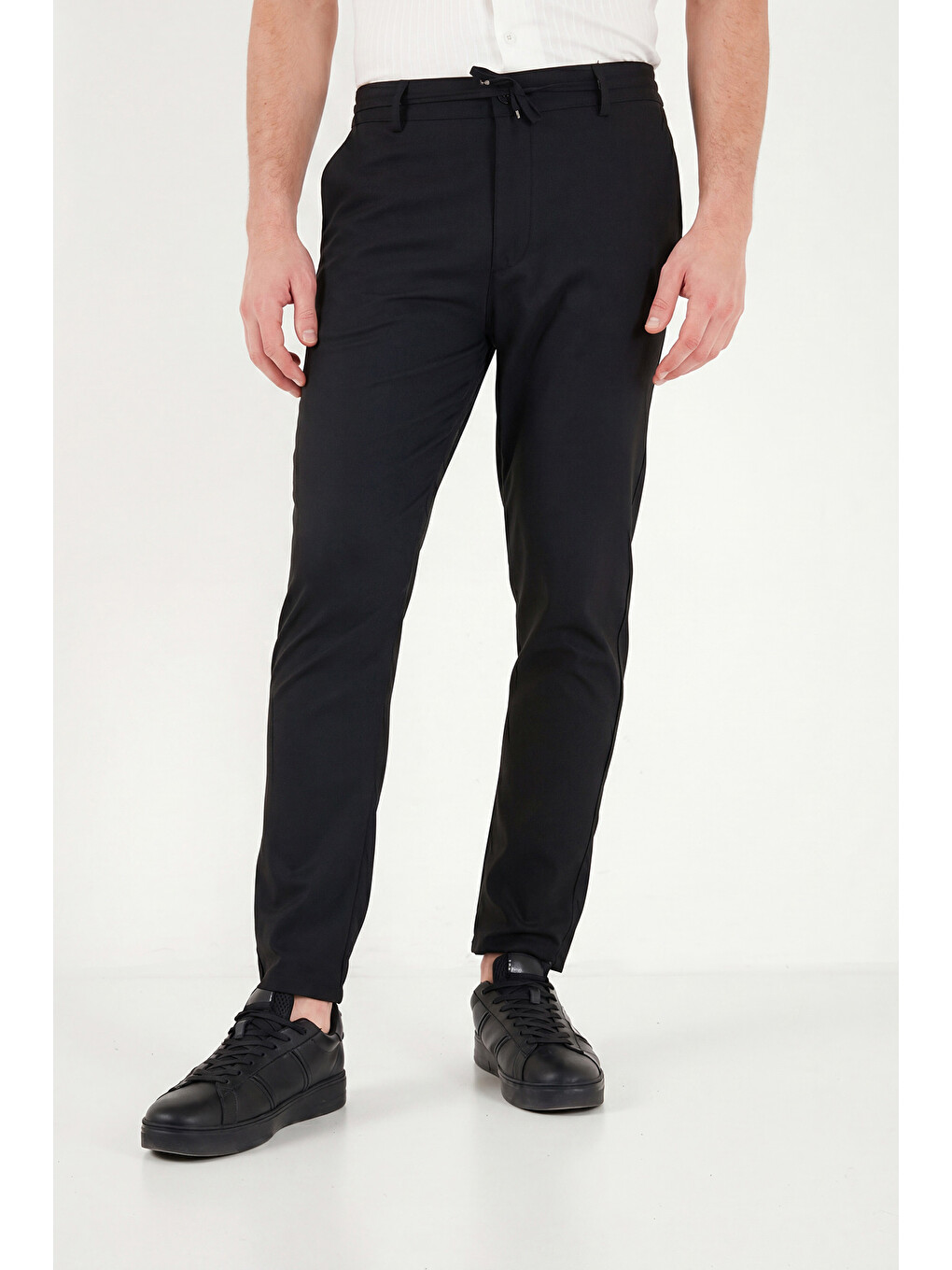 Siyah Slim Fit Dar Paça Bağlamalı Pantolon 6843657-1