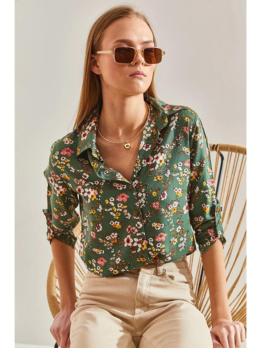 Haki Kadın Kol Katlamalı Desenli Viskon Gömlek 60101030-2