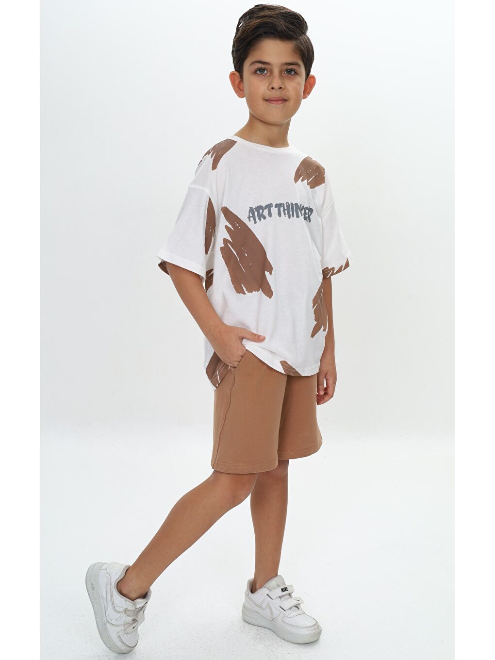 Kahverengi Erkek Çocuk Fırça Desenli Yazı Baskılı Şortlu Takım-3