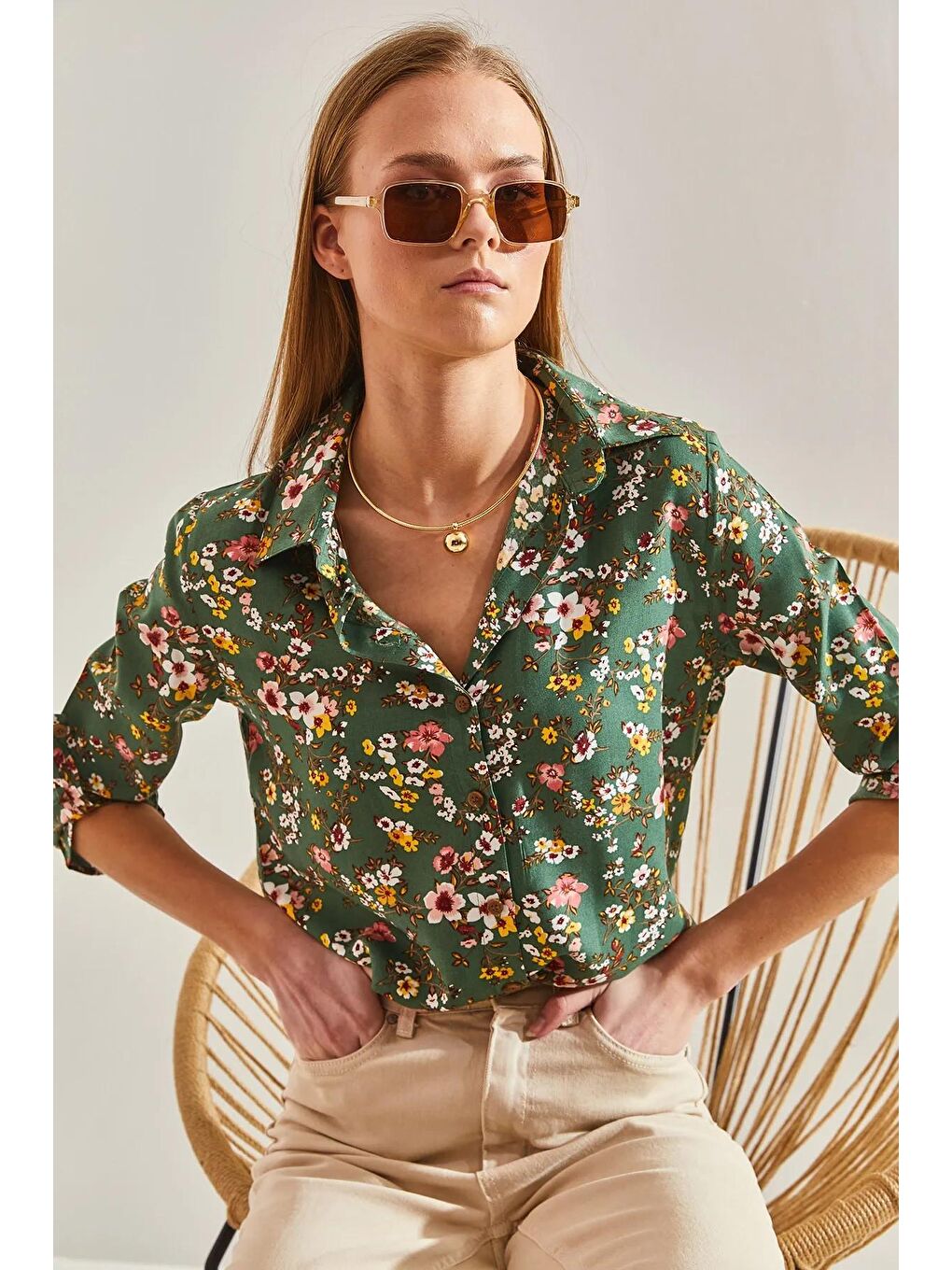 Haki Kadın Kol Katlamalı Desenli Viskon Gömlek 60101030-3