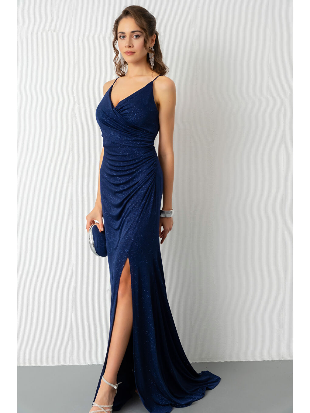 Kadın Lacivert Sırt Dekolteli Simli Uzun Abiye Elbise-1