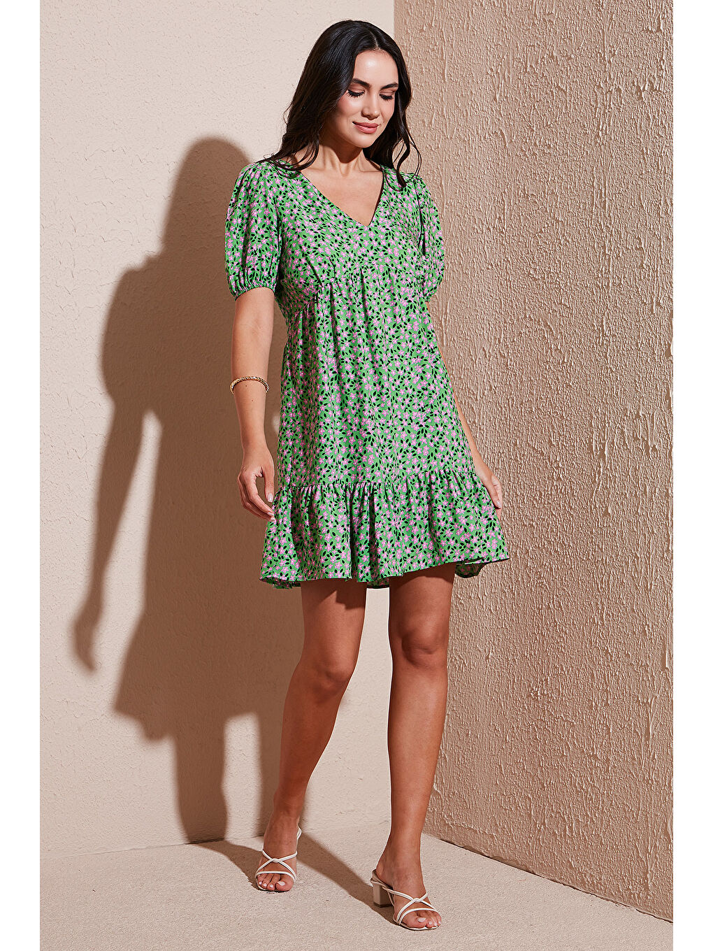 Yeşil Regular Fit V Yaka Balon Kol Desenli Mini Kadın Elbise 67810045